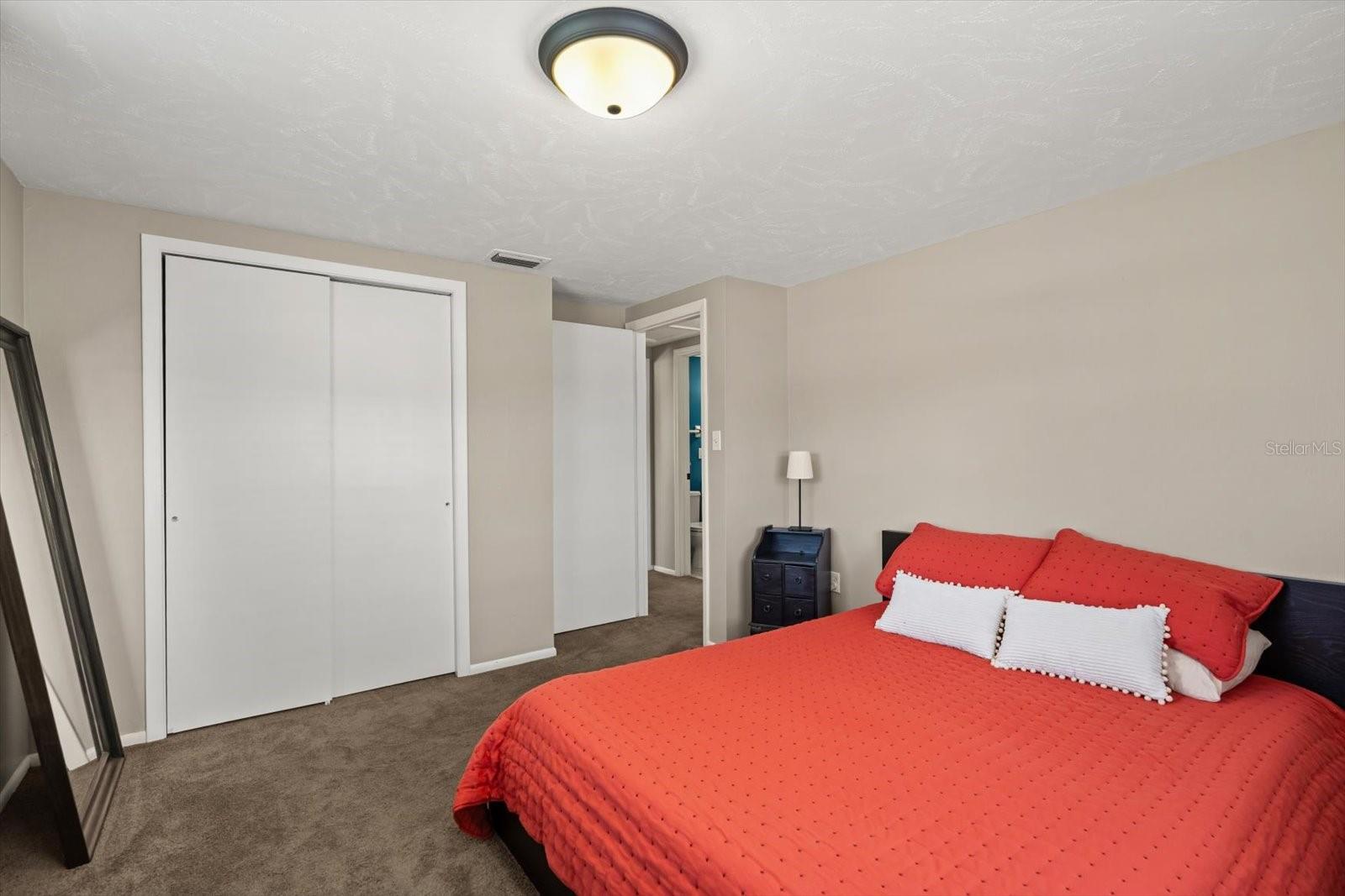 Image 23 of 43 For 2 Steele Street