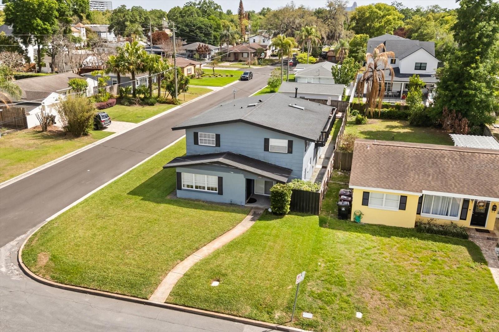 Image 3 of 43 For 2 Steele Street