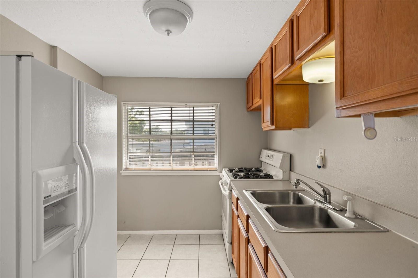 Image 32 of 43 For 2 Steele Street