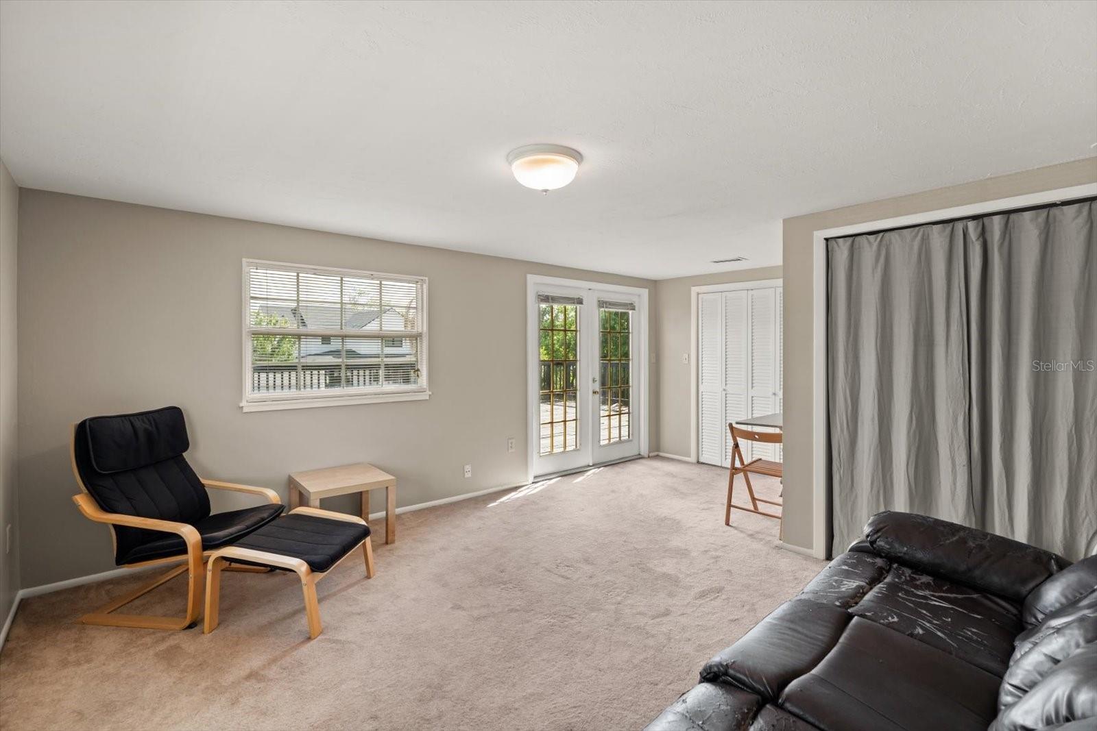 Image 35 of 43 For 2 Steele Street