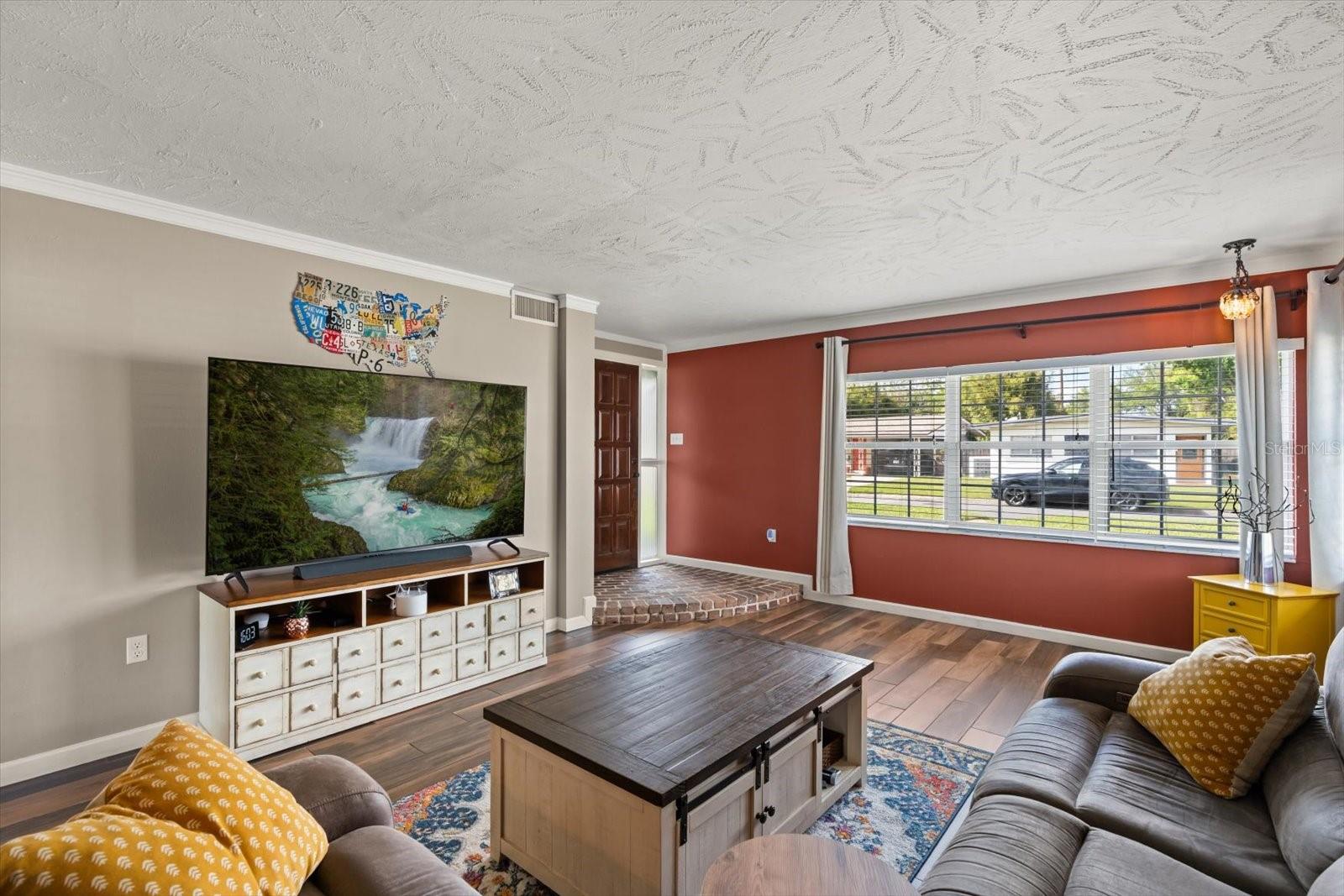 Image 6 of 43 For 2 Steele Street