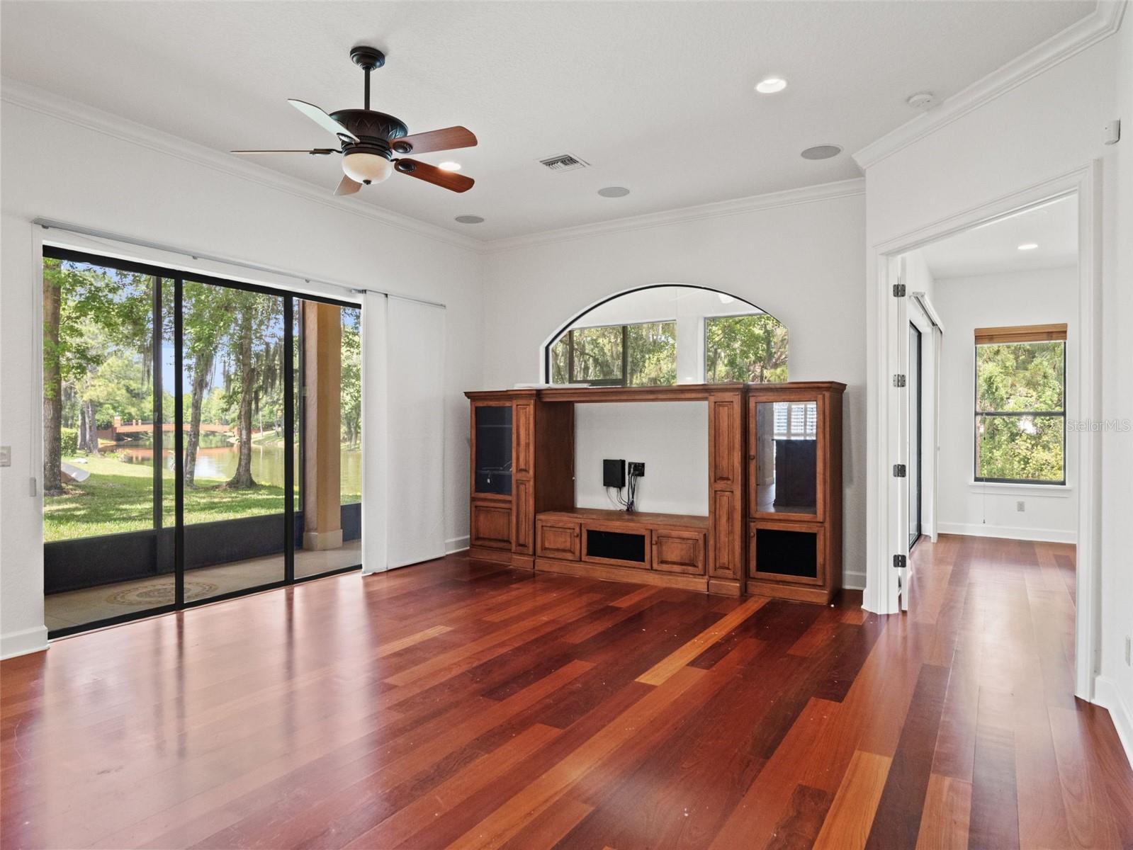 Image 15 of 52 For 5236 Shoreline Circle