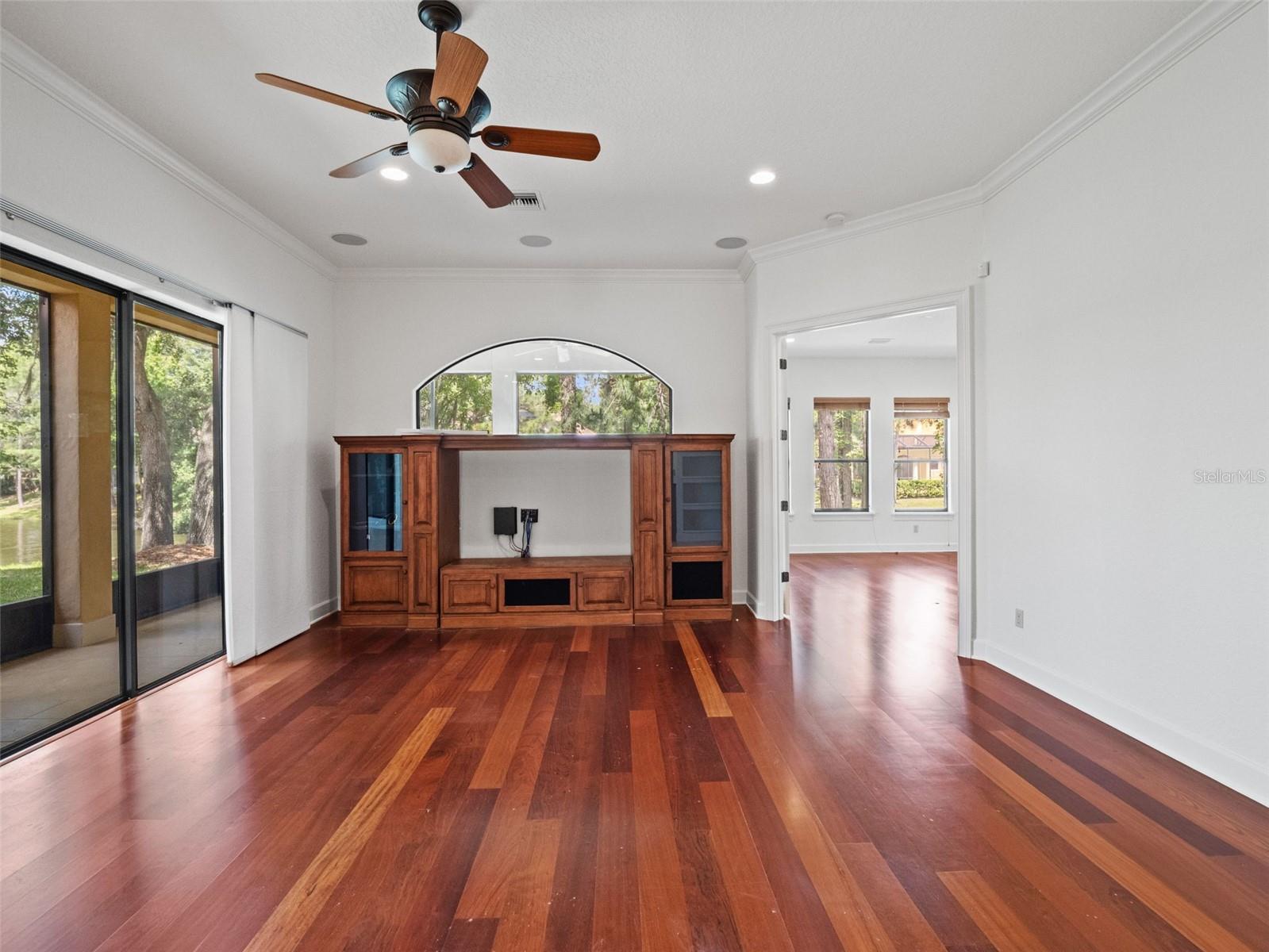 Image 16 of 52 For 5236 Shoreline Circle