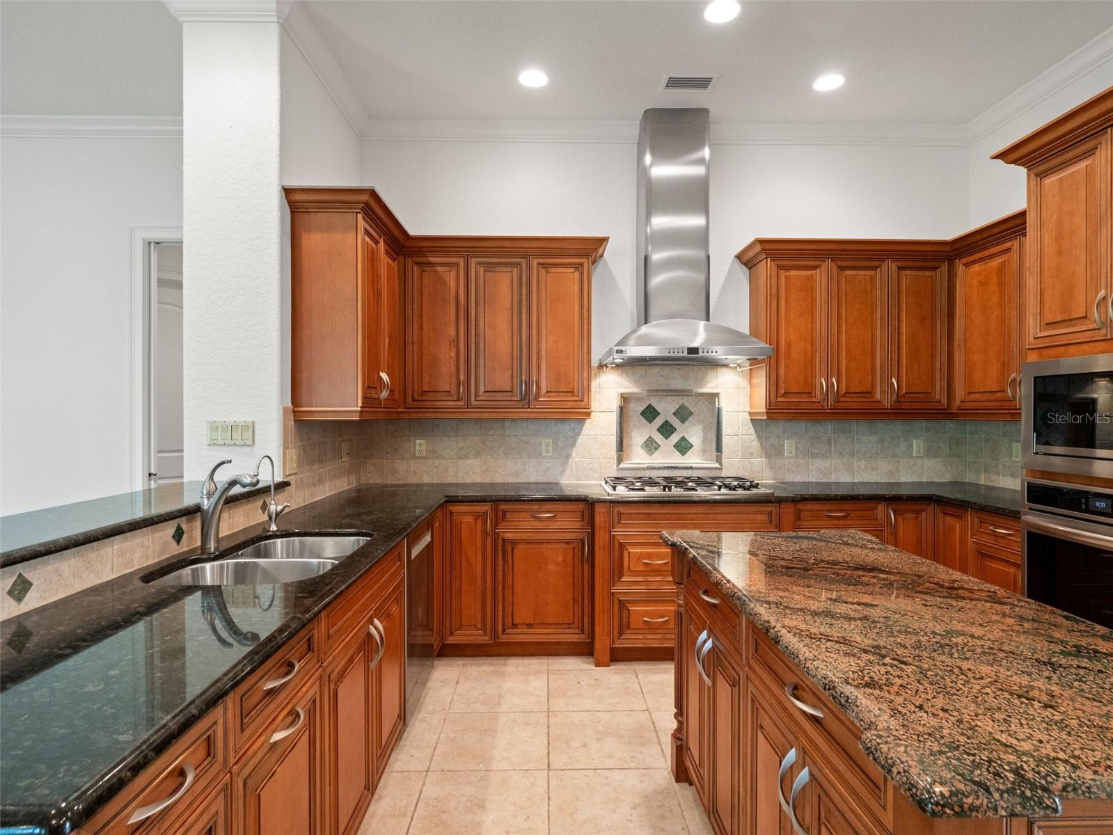 Image 17 of 52 For 5236 Shoreline Circle