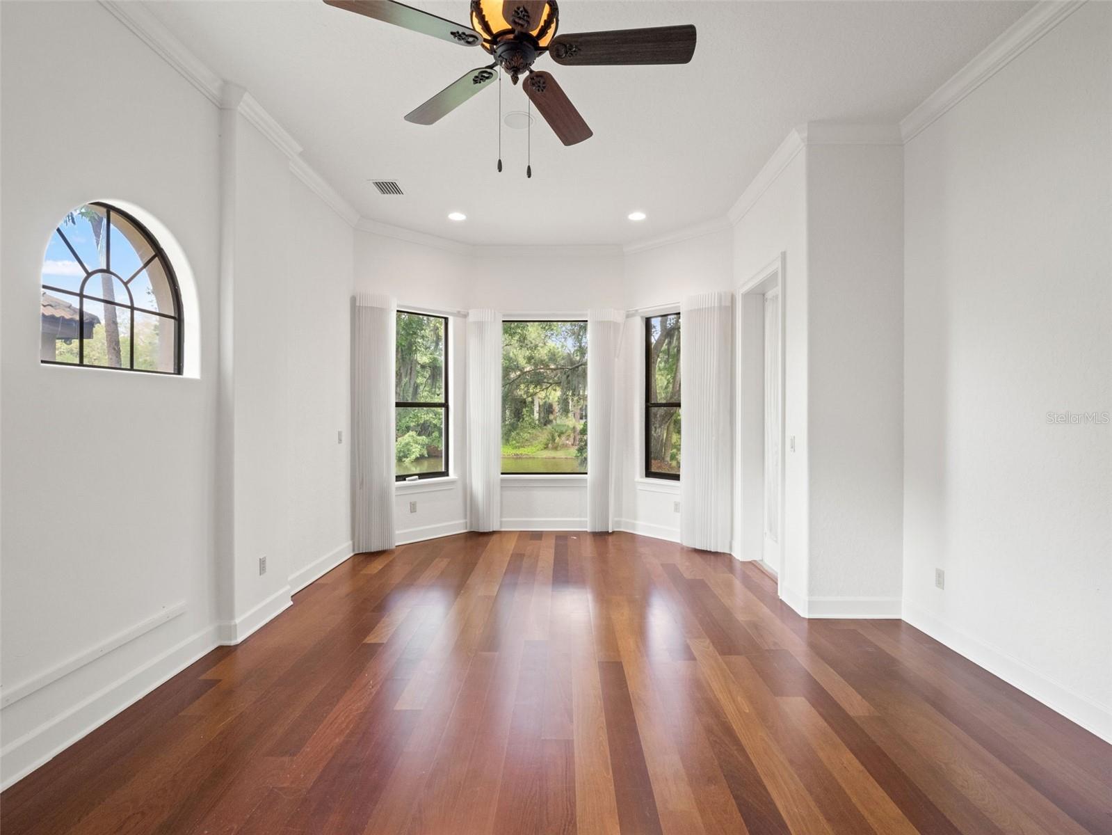 Image 18 of 52 For 5236 Shoreline Circle