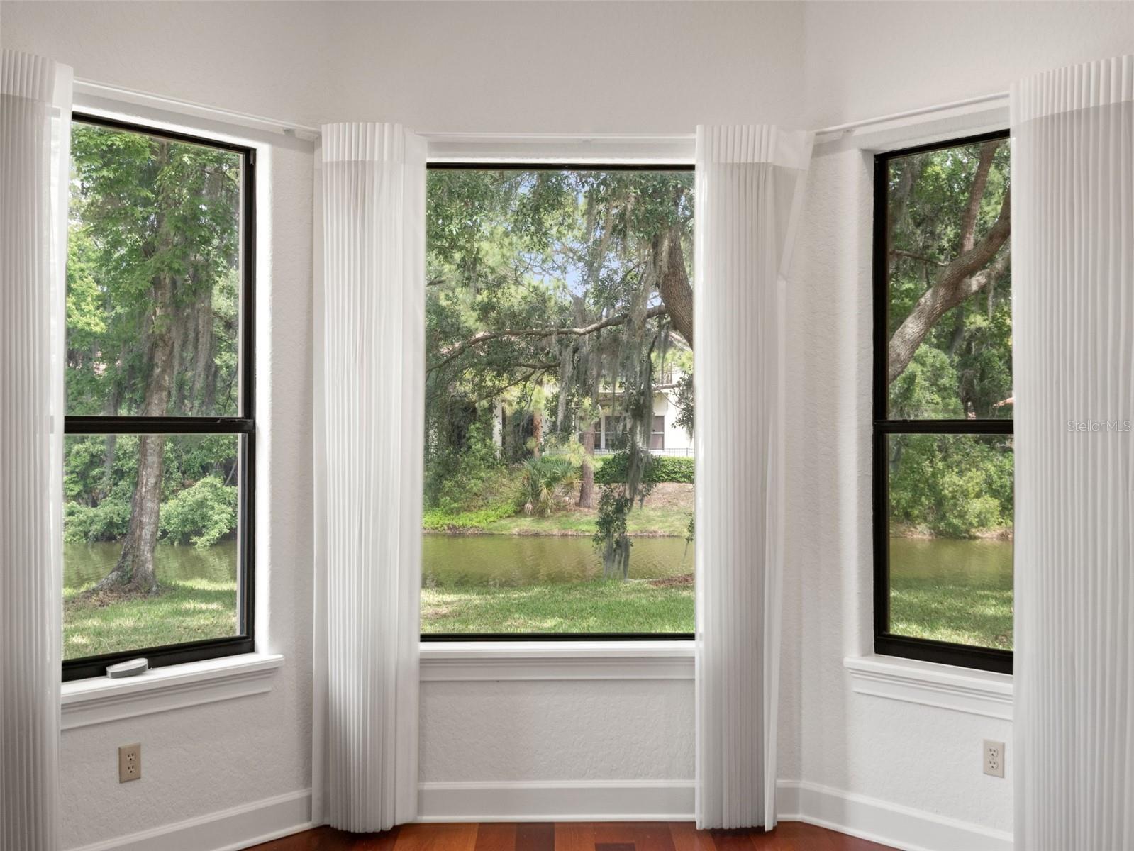 Image 19 of 52 For 5236 Shoreline Circle