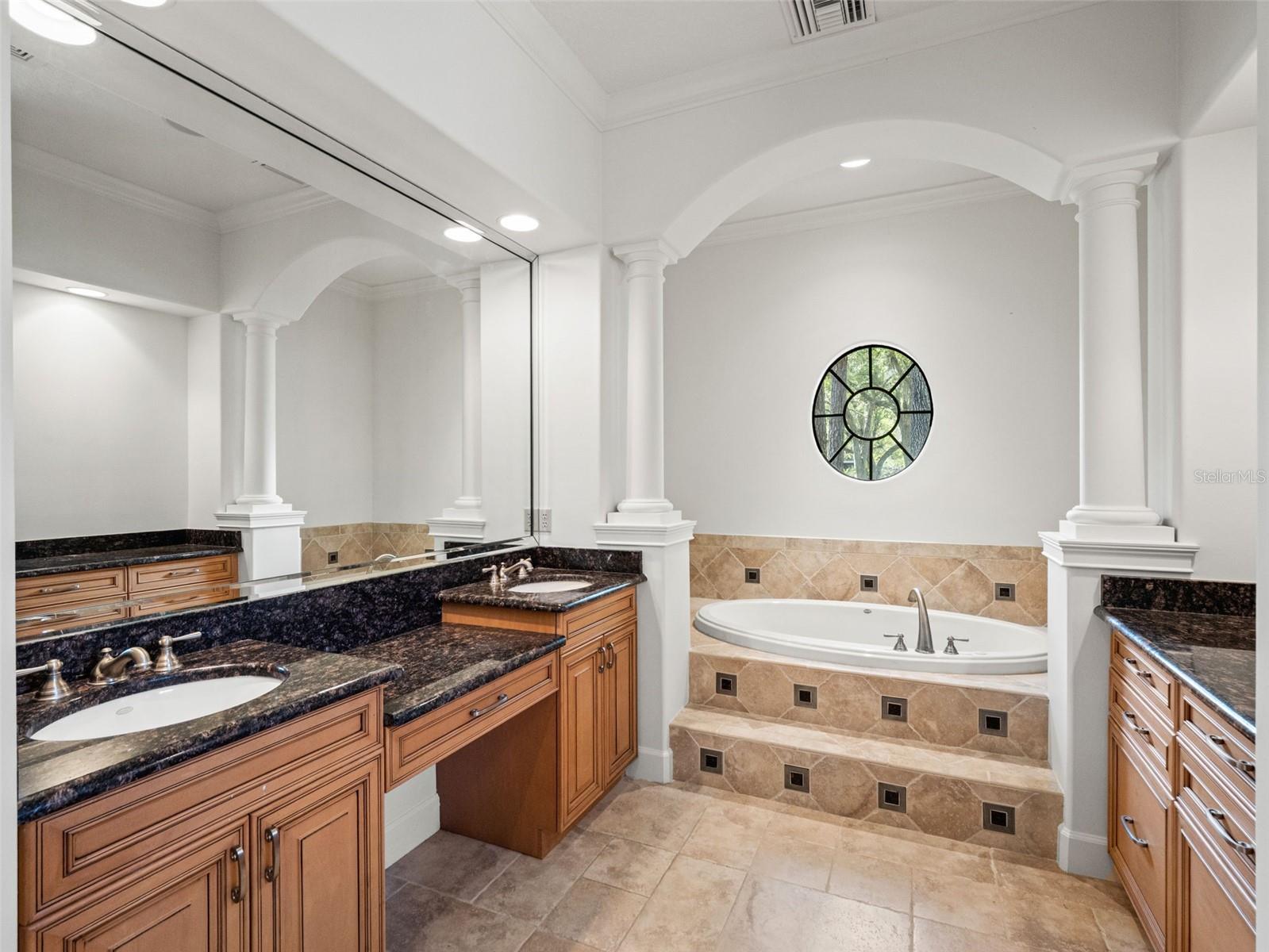 Image 21 of 52 For 5236 Shoreline Circle