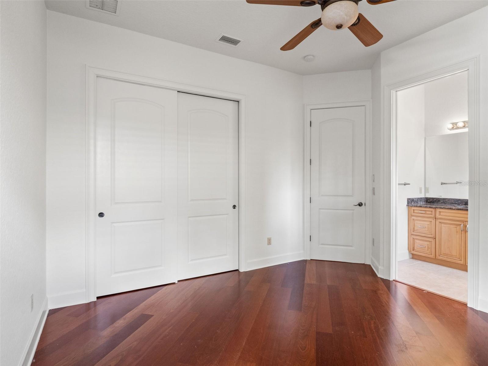 Image 29 of 52 For 5236 Shoreline Circle