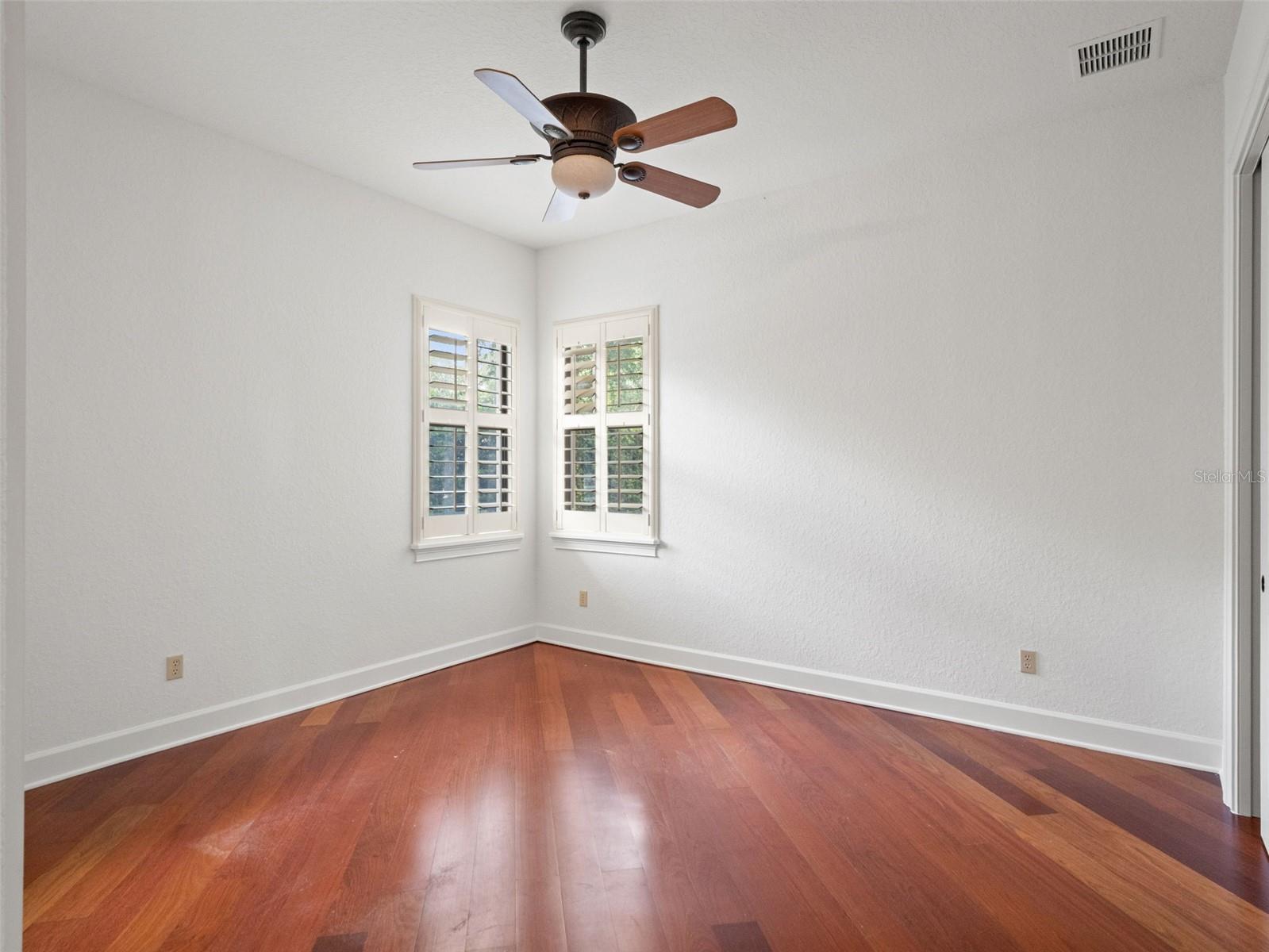 Image 31 of 52 For 5236 Shoreline Circle