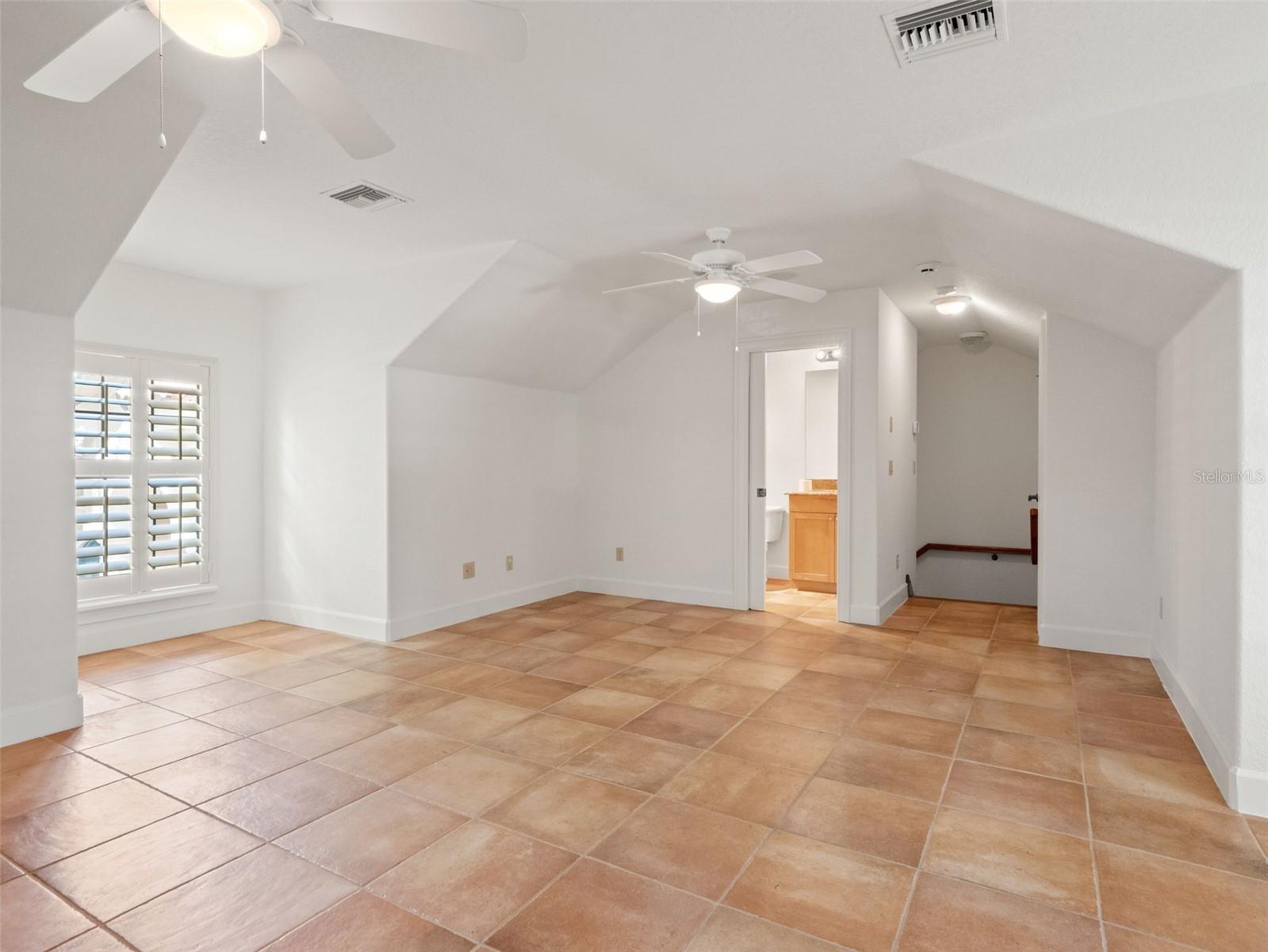 Image 33 of 52 For 5236 Shoreline Circle