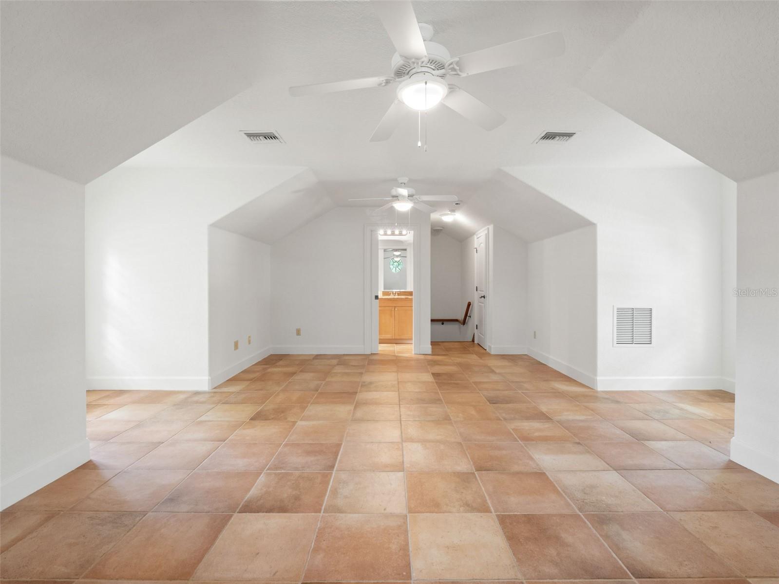 Image 34 of 52 For 5236 Shoreline Circle