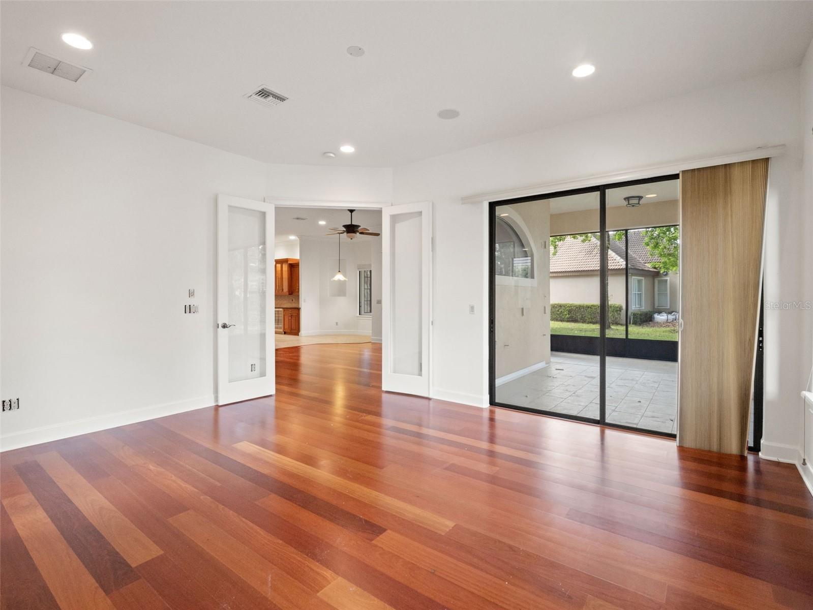 Image 37 of 52 For 5236 Shoreline Circle