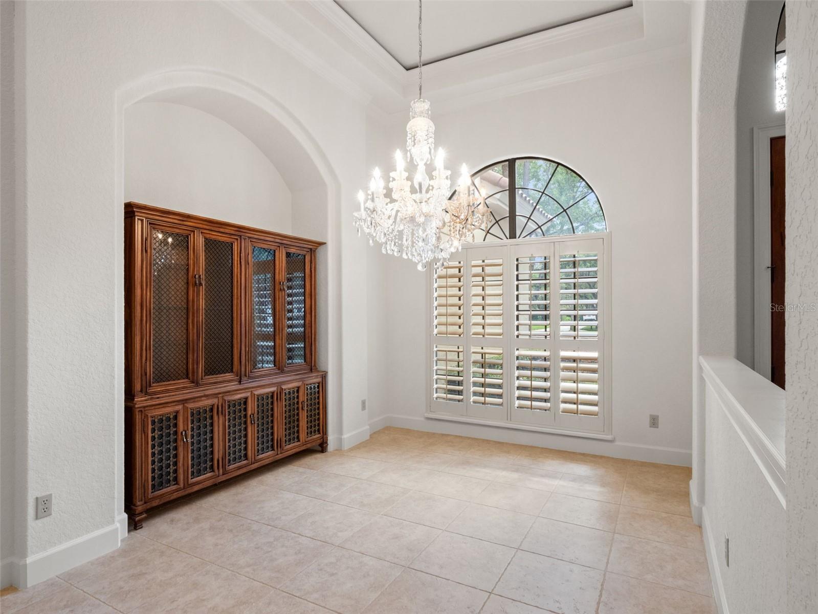 Image 4 of 52 For 5236 Shoreline Circle