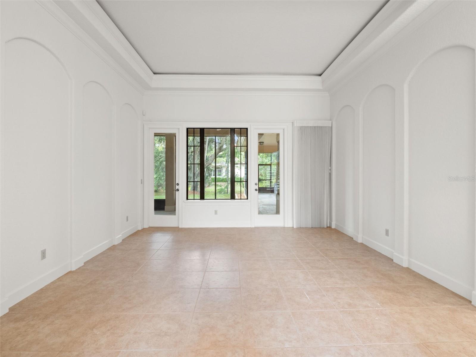 Image 7 of 52 For 5236 Shoreline Circle