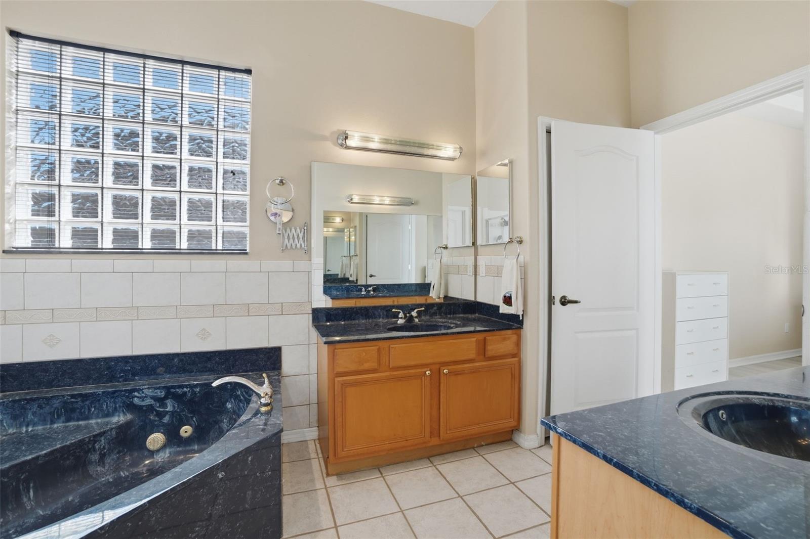 Image 22 of 41 For 4230 Cranmore Court