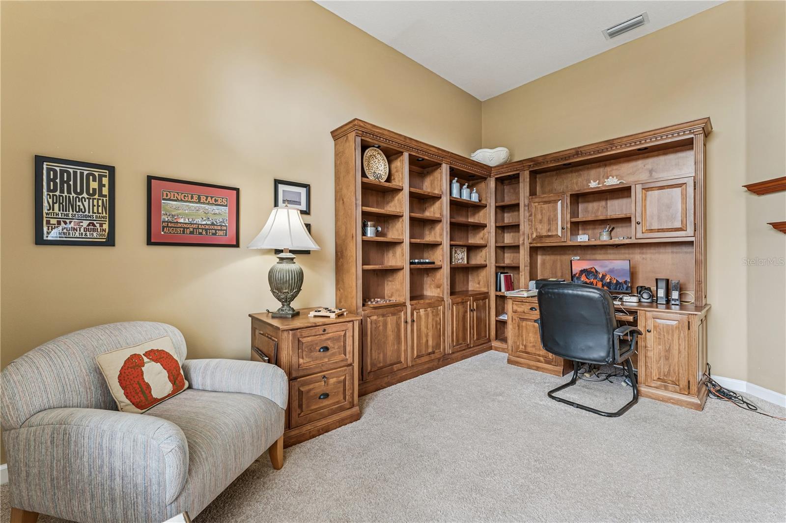 Image 17 of 27 For 1949 Deerview Place