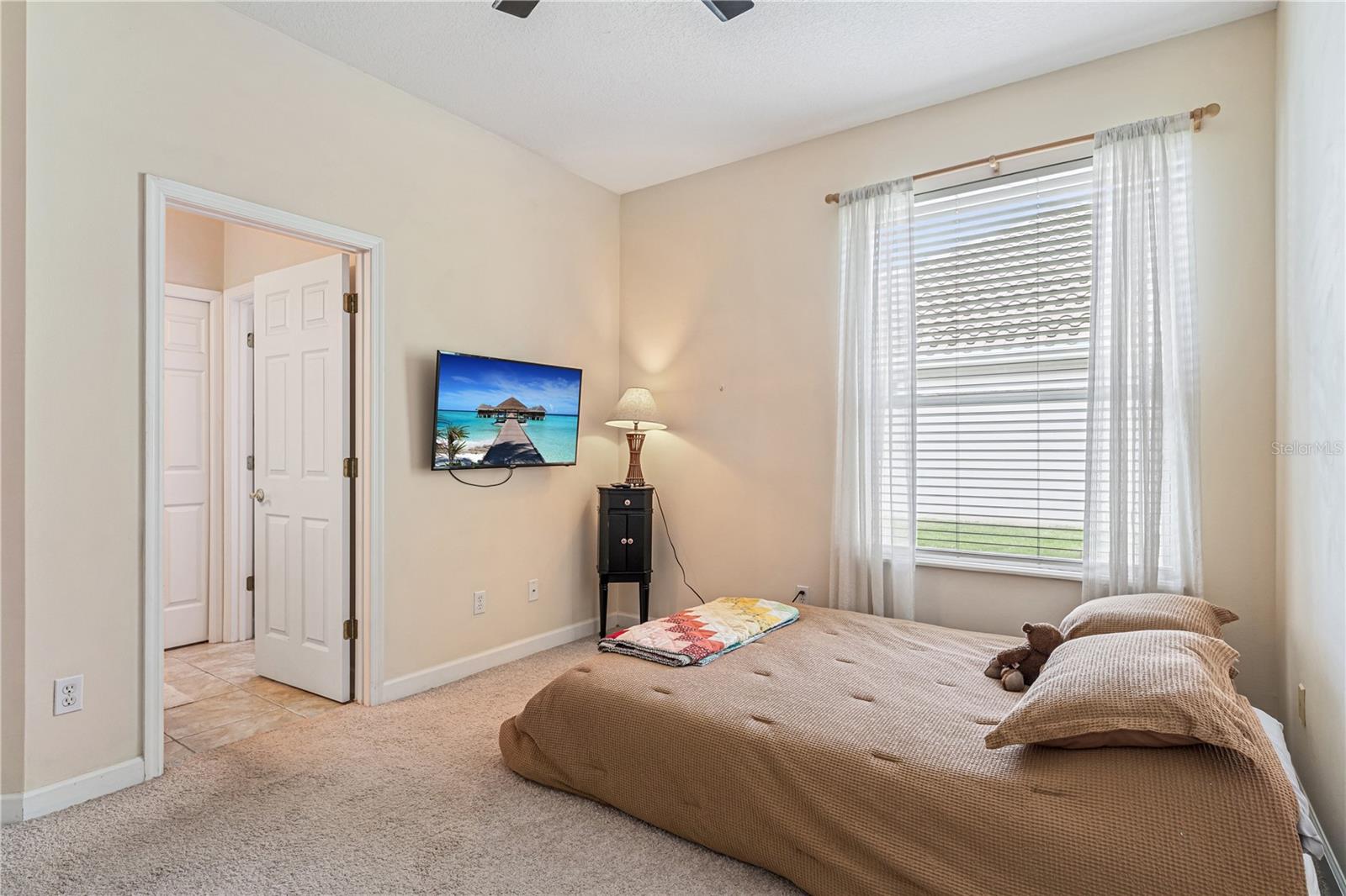 Image 18 of 27 For 1949 Deerview Place