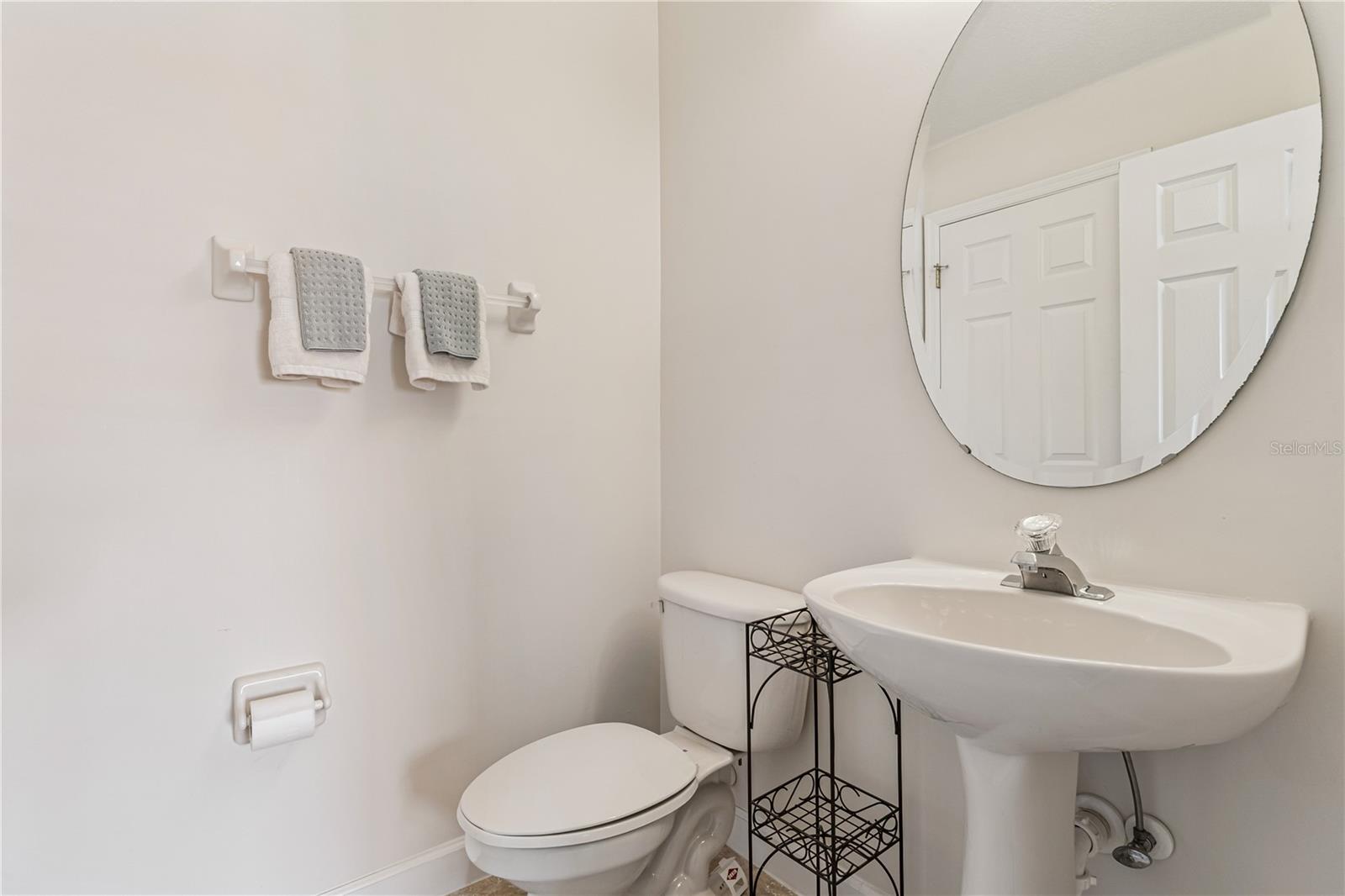 Image 23 of 27 For 1949 Deerview Place