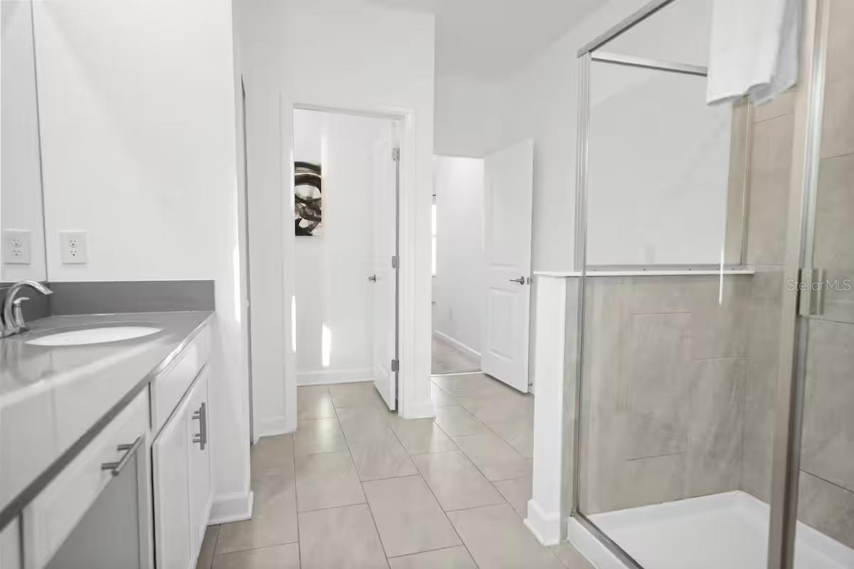 Image 28 of 54 For 1069 Leader Street