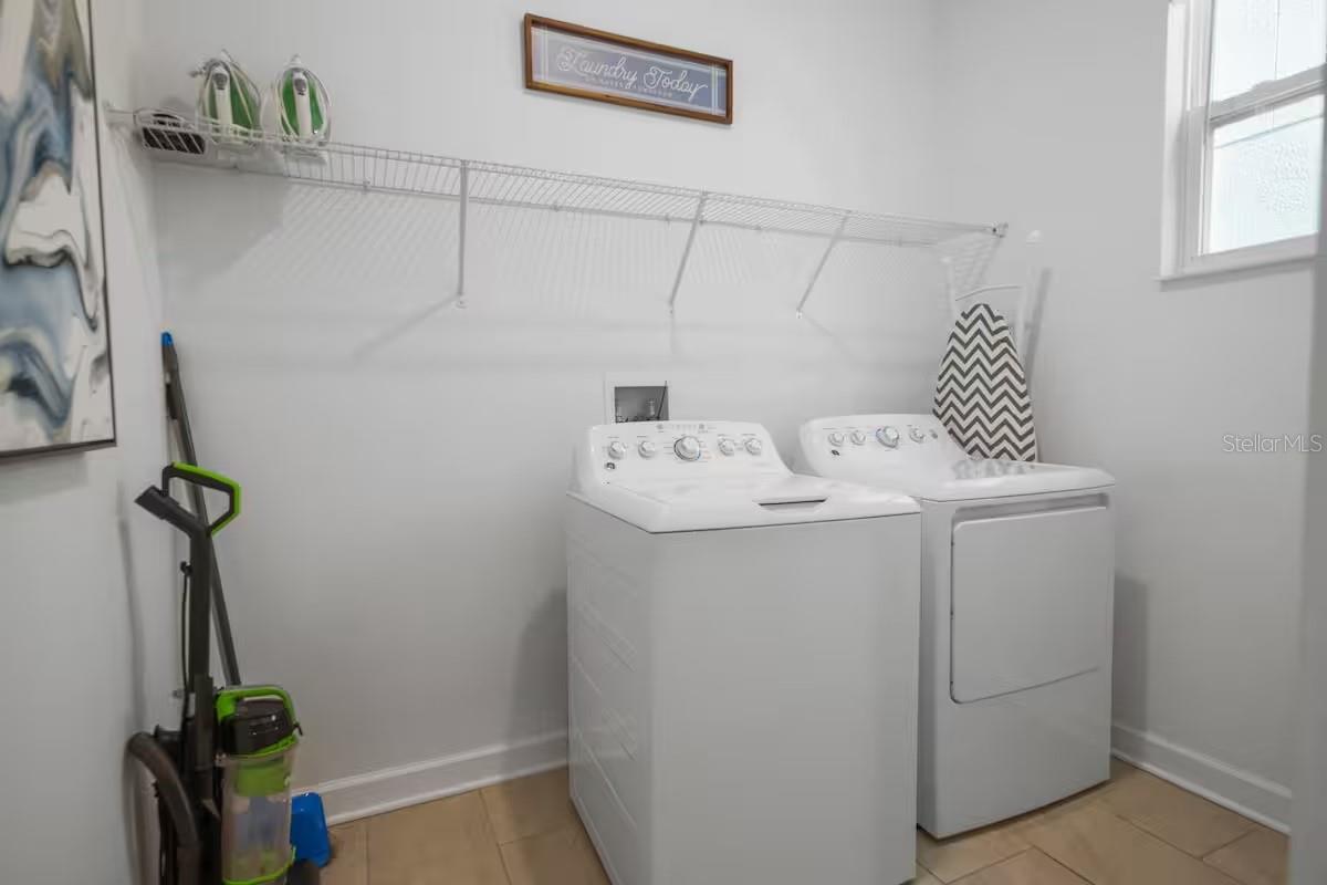 Image 34 of 54 For 1069 Leader Street