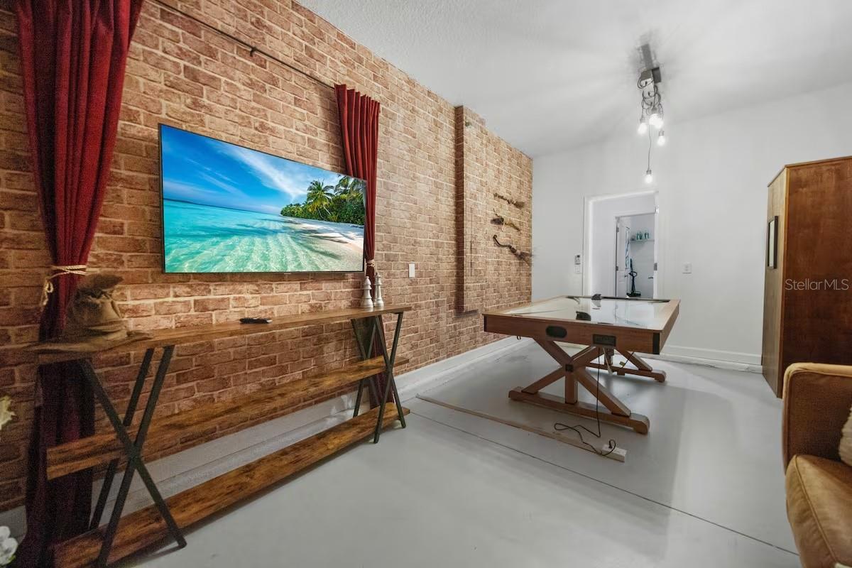 Image 36 of 54 For 1069 Leader Street