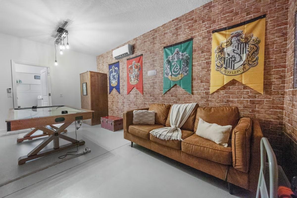 Image 37 of 54 For 1069 Leader Street