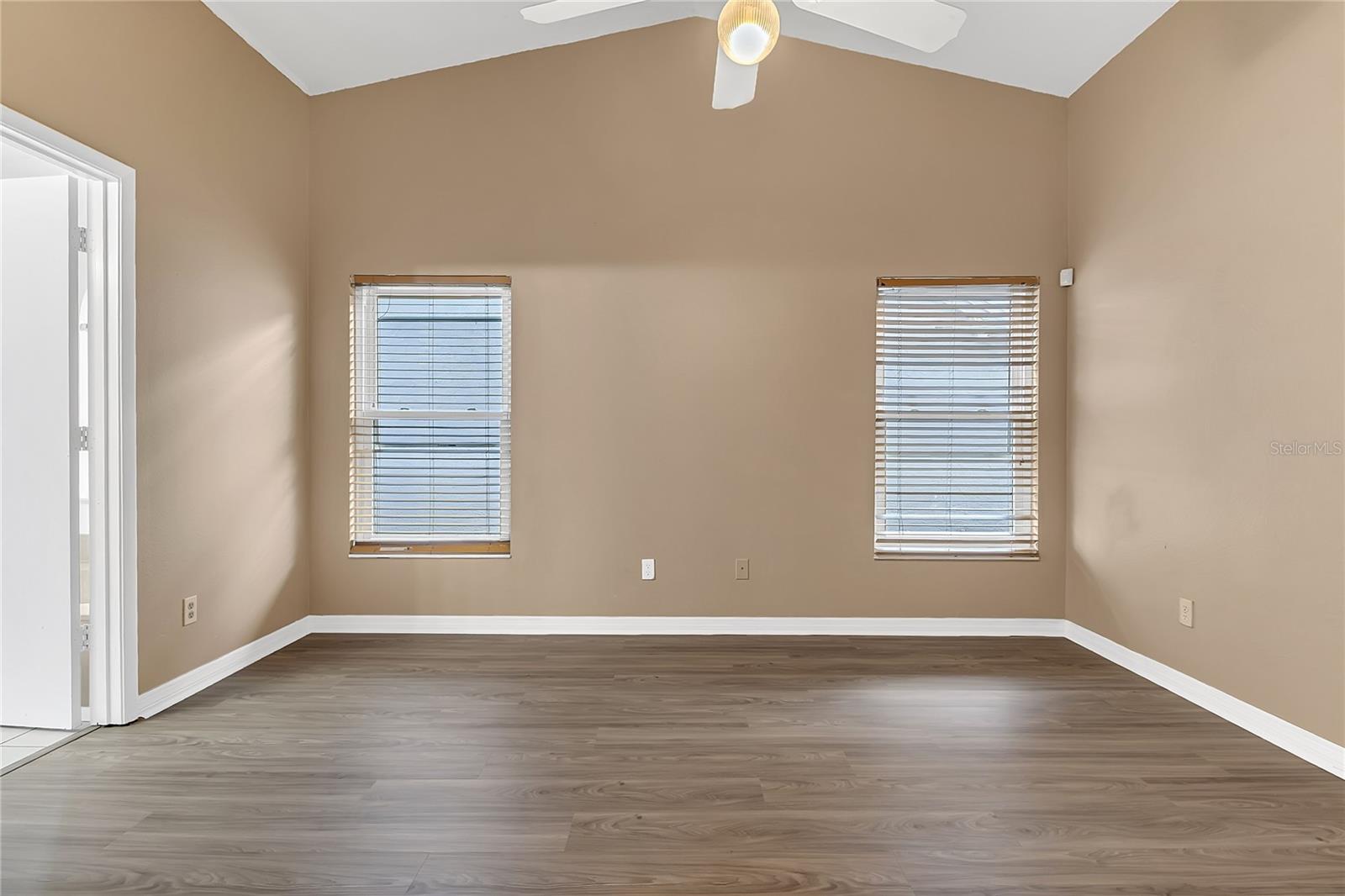 Image 13 of 40 For 12639 Crayford Avenue