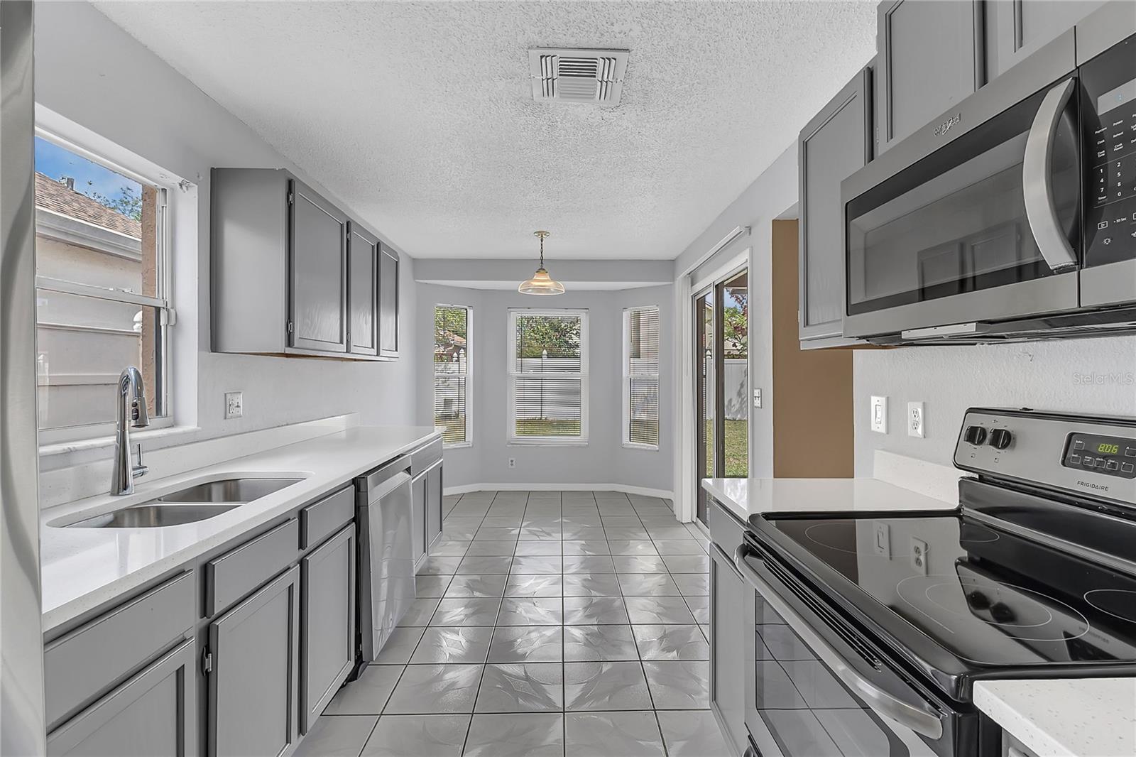 Image 16 of 40 For 12639 Crayford Avenue