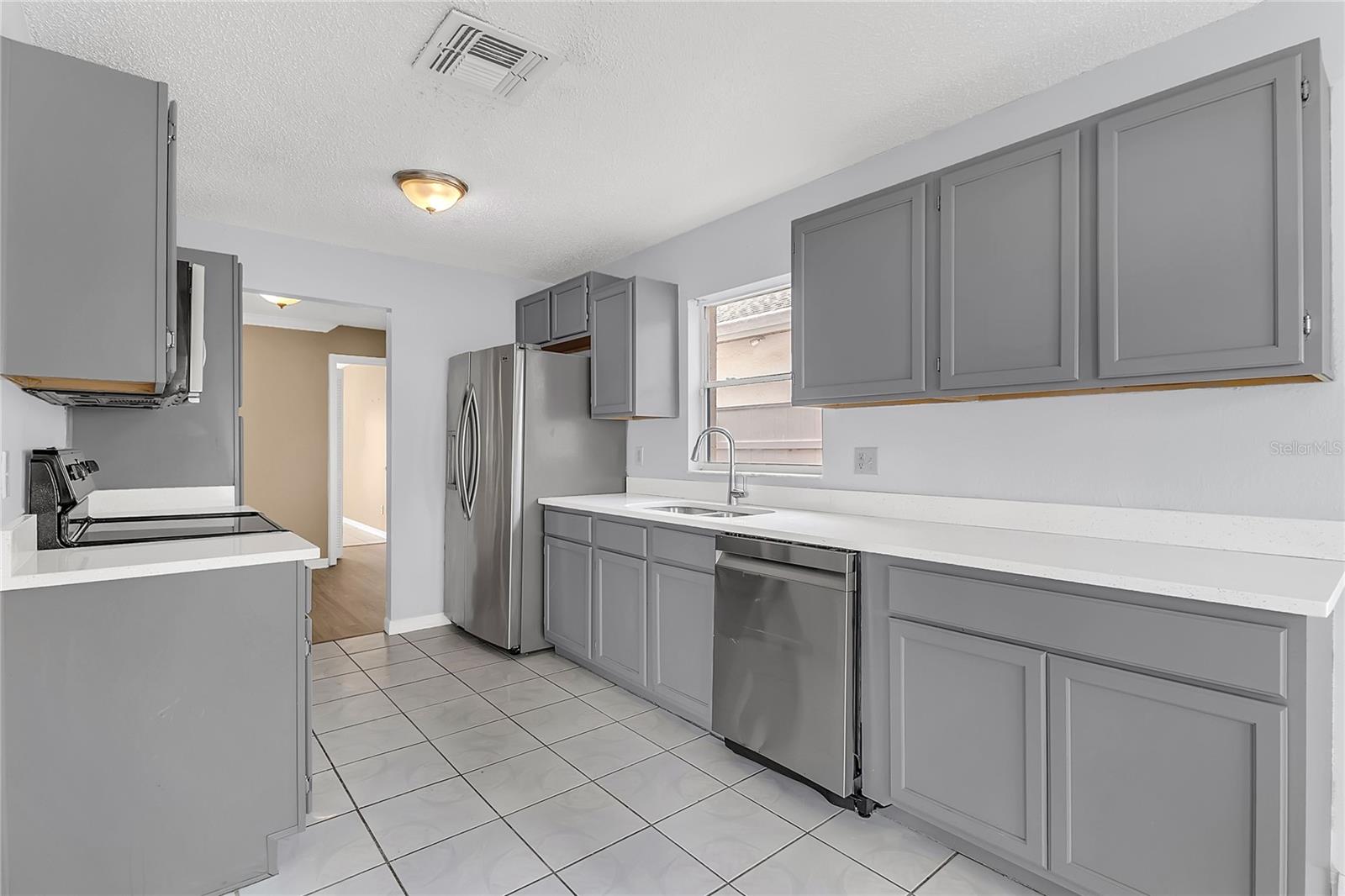 Image 18 of 40 For 12639 Crayford Avenue