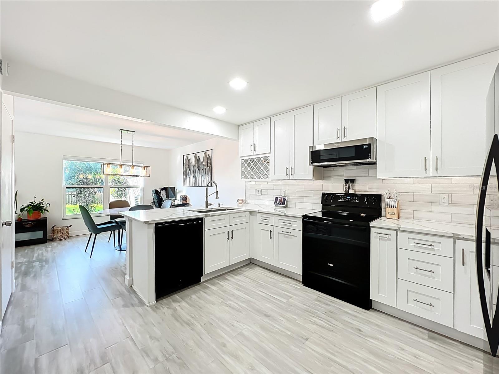 Image 15 of 40 For 445 Amethyst Way