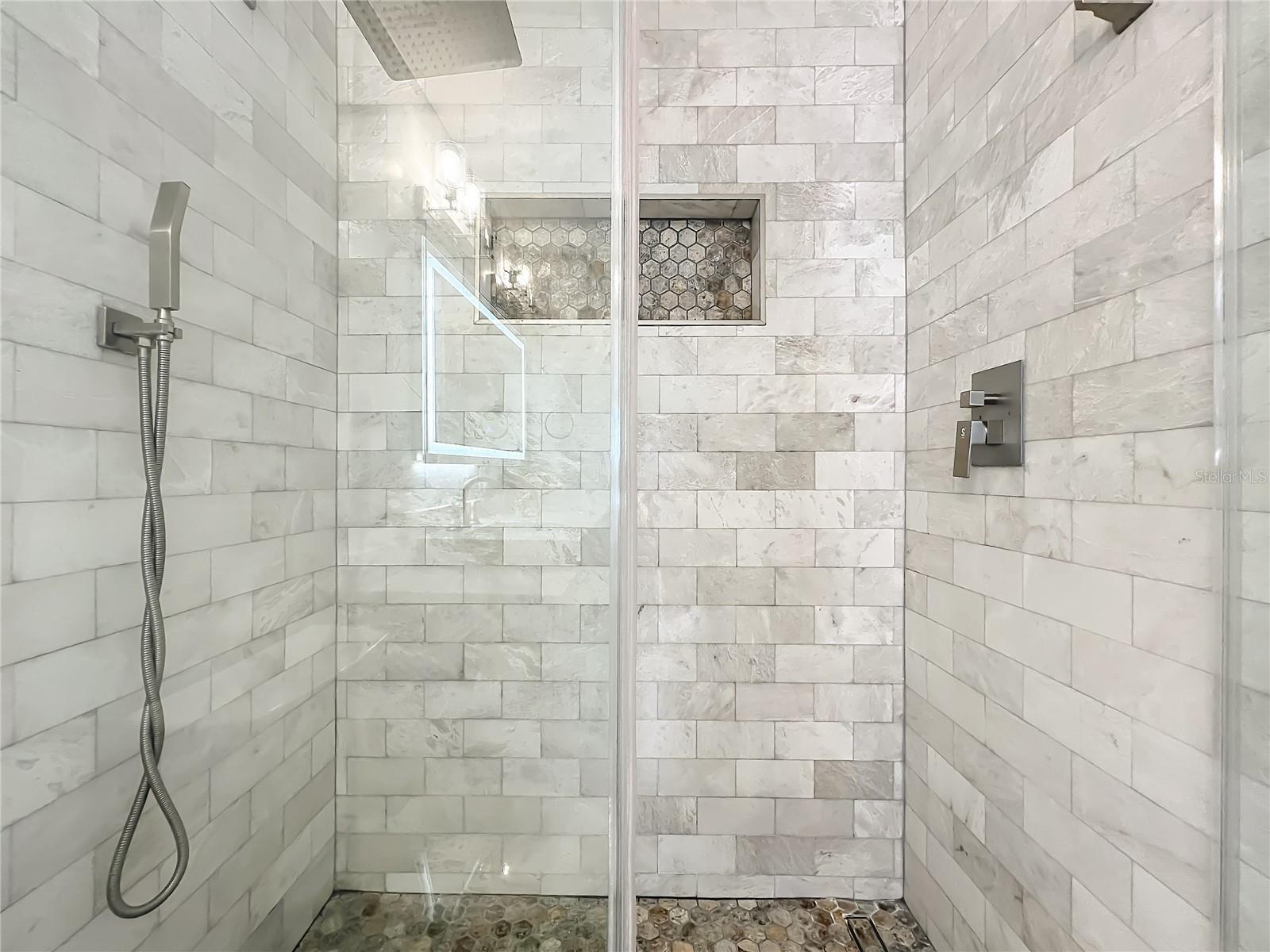 Image 25 of 40 For 445 Amethyst Way