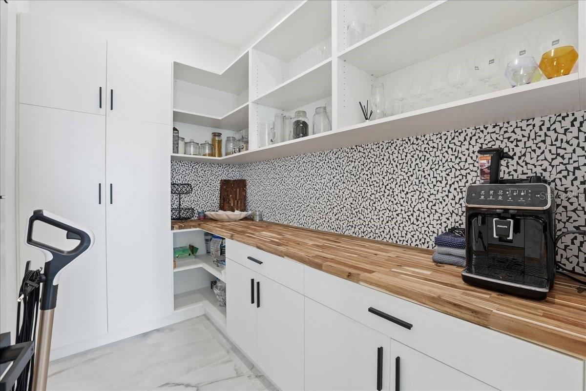 Image 14 of 66 For 2175 Tropical Trail