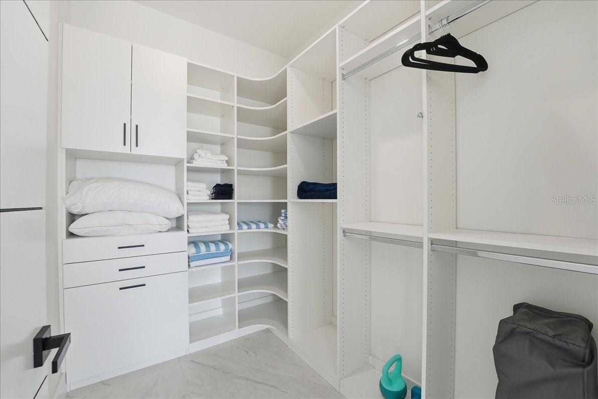 Image 20 of 66 For 2175 Tropical Trail