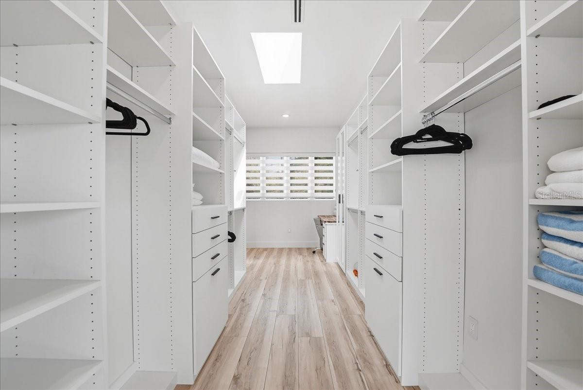 Image 32 of 66 For 2175 Tropical Trail