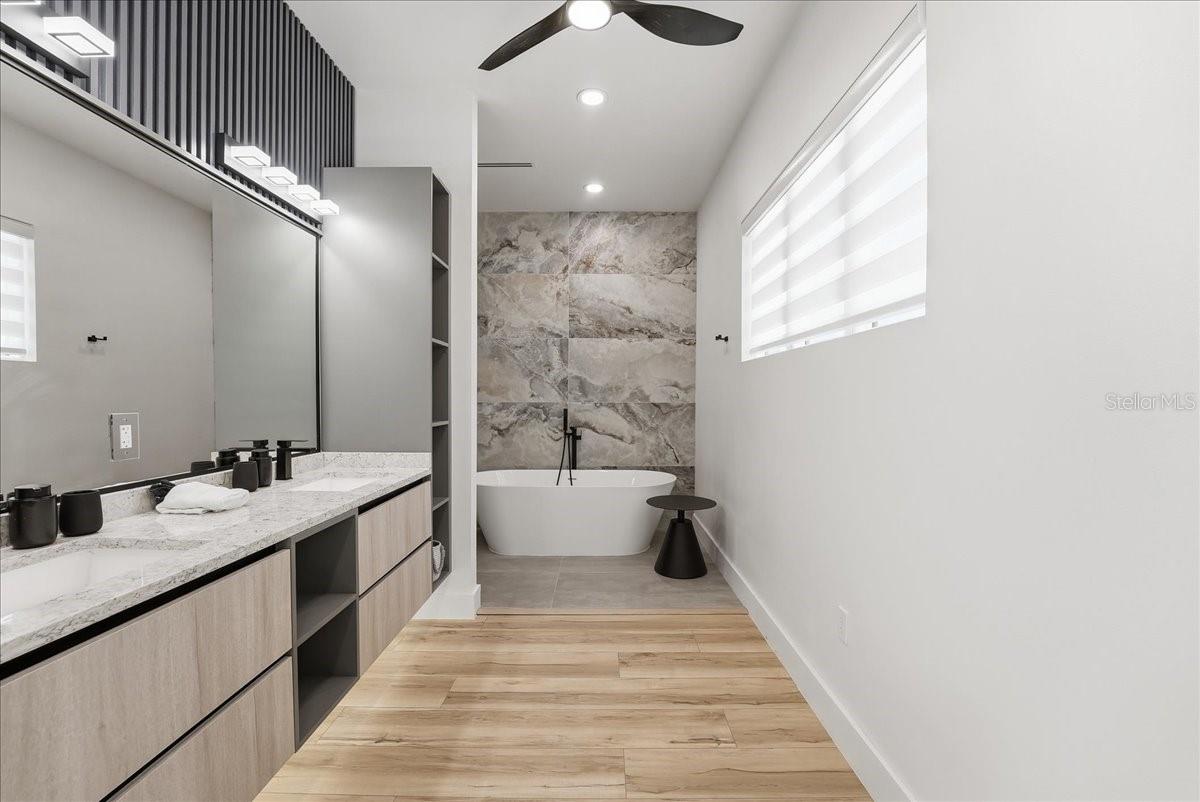 Image 34 of 66 For 2175 Tropical Trail