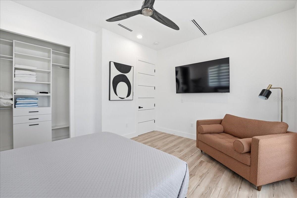 Image 39 of 66 For 2175 Tropical Trail