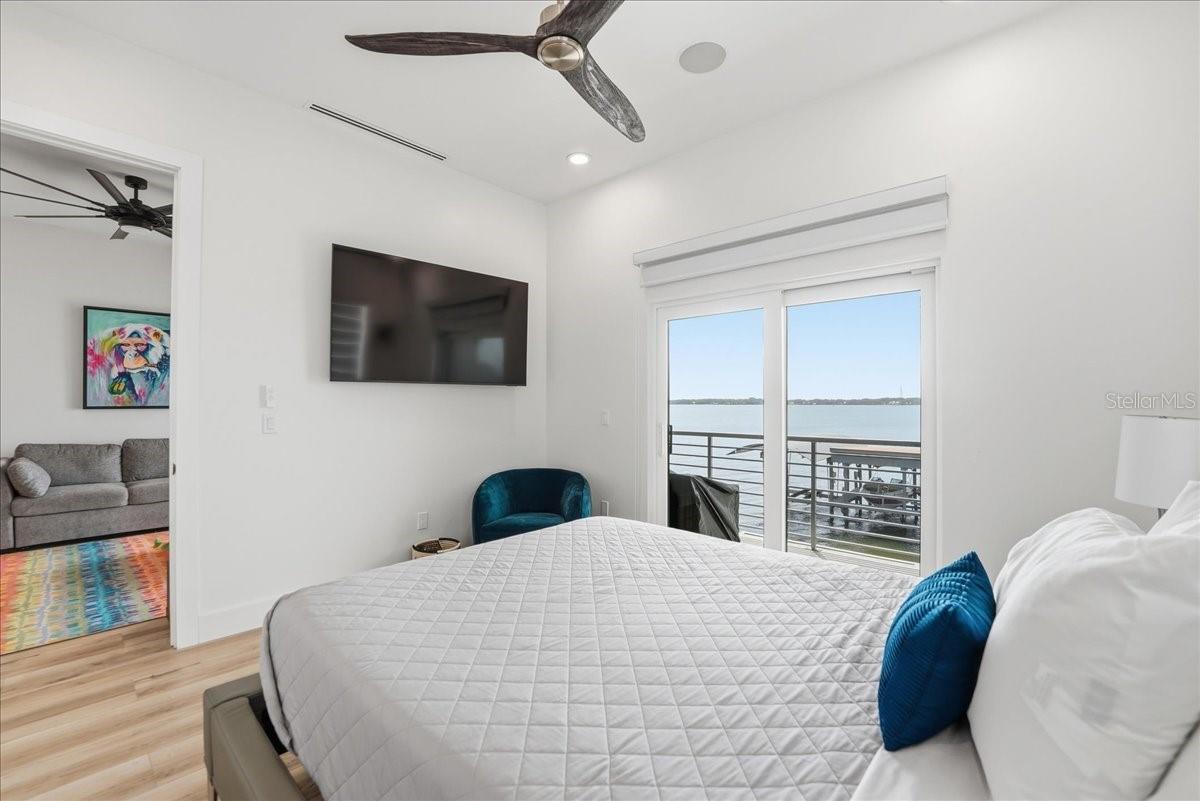 Image 42 of 66 For 2175 Tropical Trail