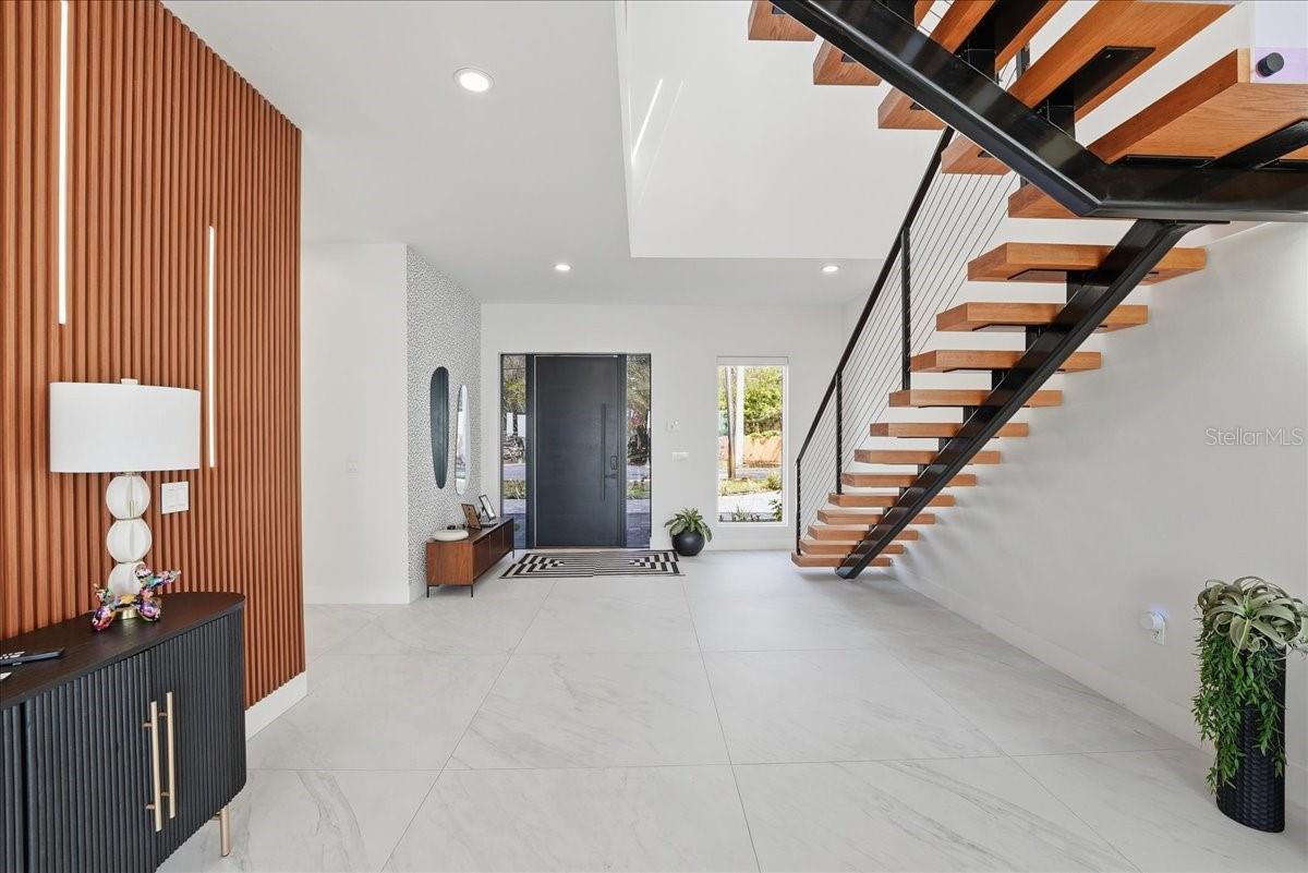 Image 7 of 66 For 2175 Tropical Trail