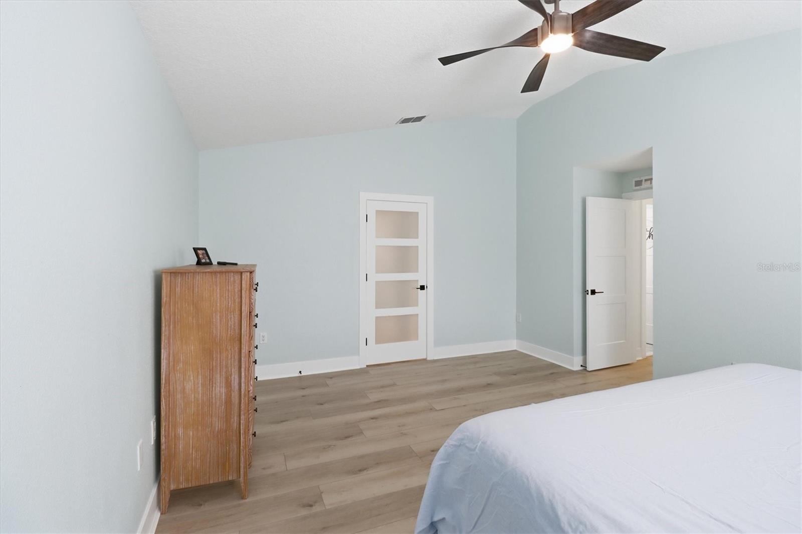 Image 25 of 61 For 16948 Corner Hill Court