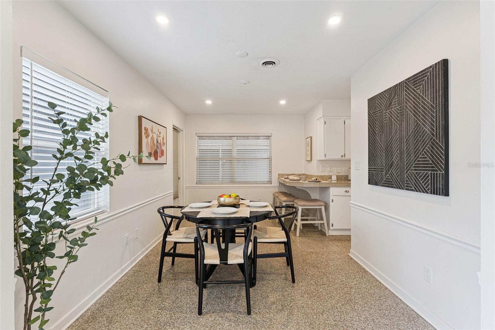 Image 11 of 44 For 1512 Overlake Avenue