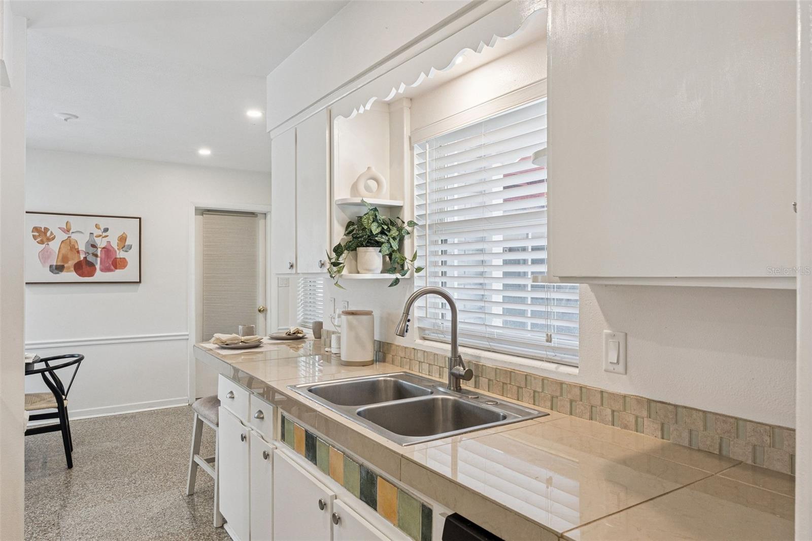 Image 15 of 44 For 1512 Overlake Avenue