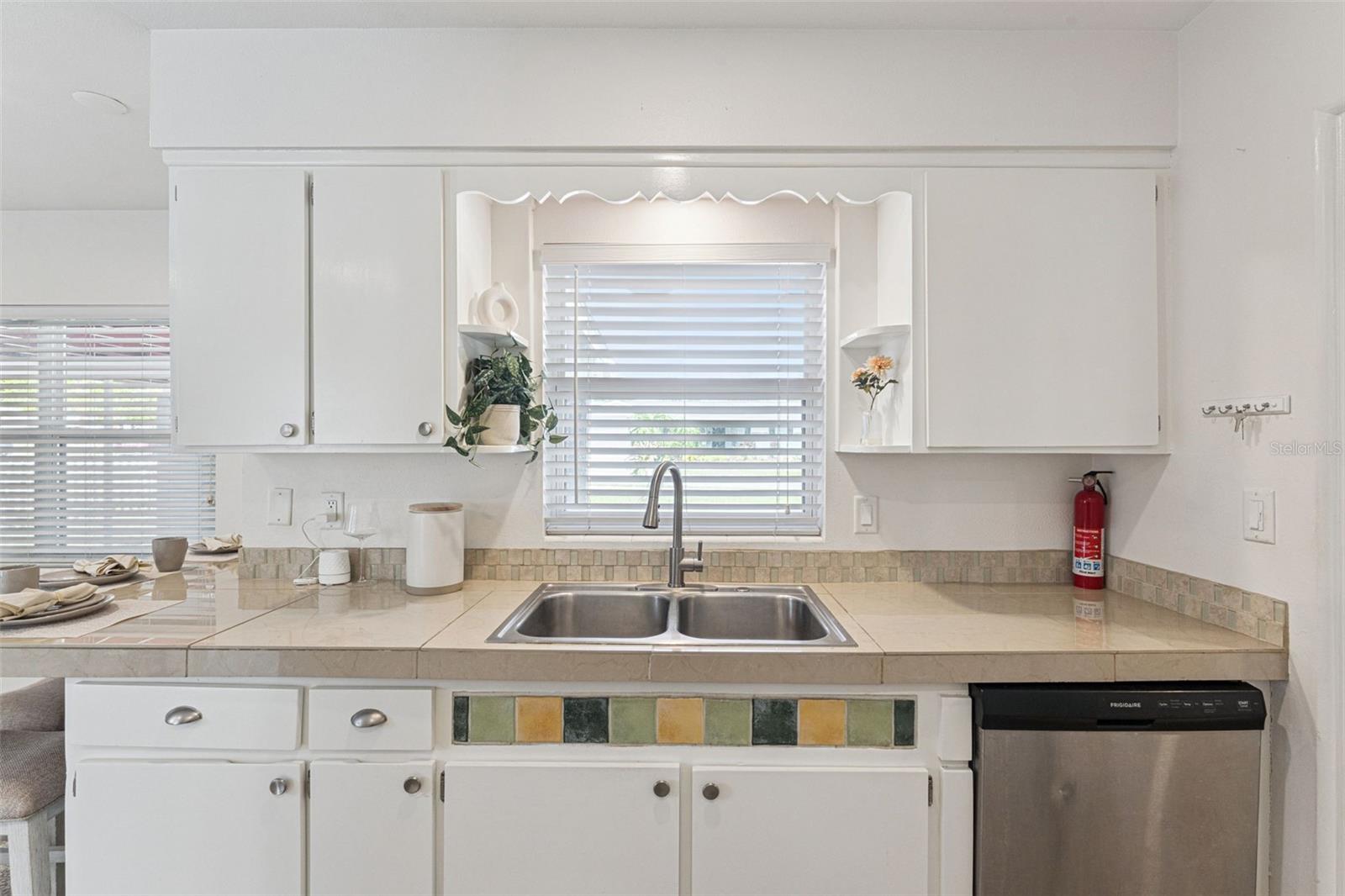 Image 16 of 44 For 1512 Overlake Avenue