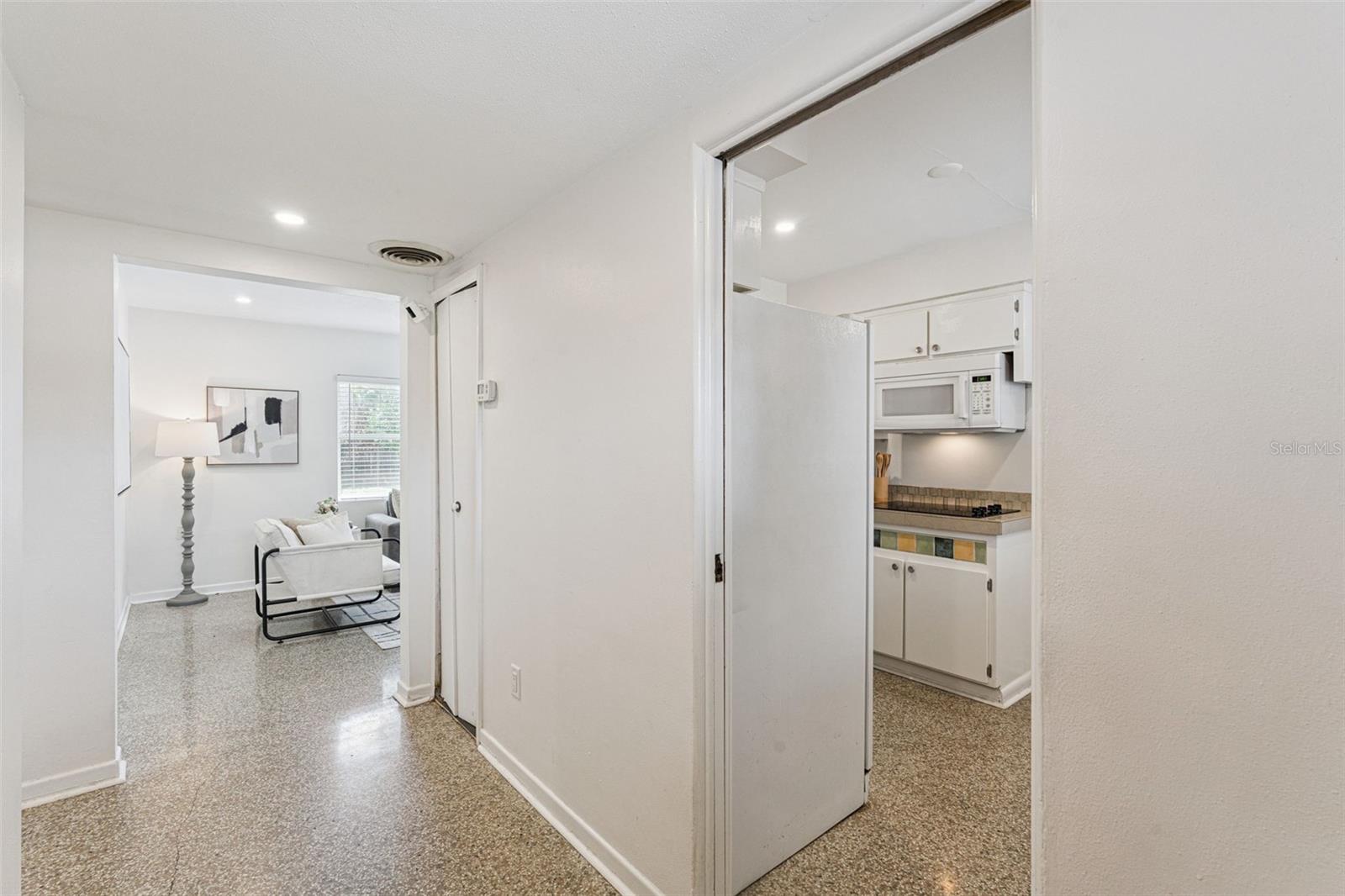 Image 18 of 44 For 1512 Overlake Avenue