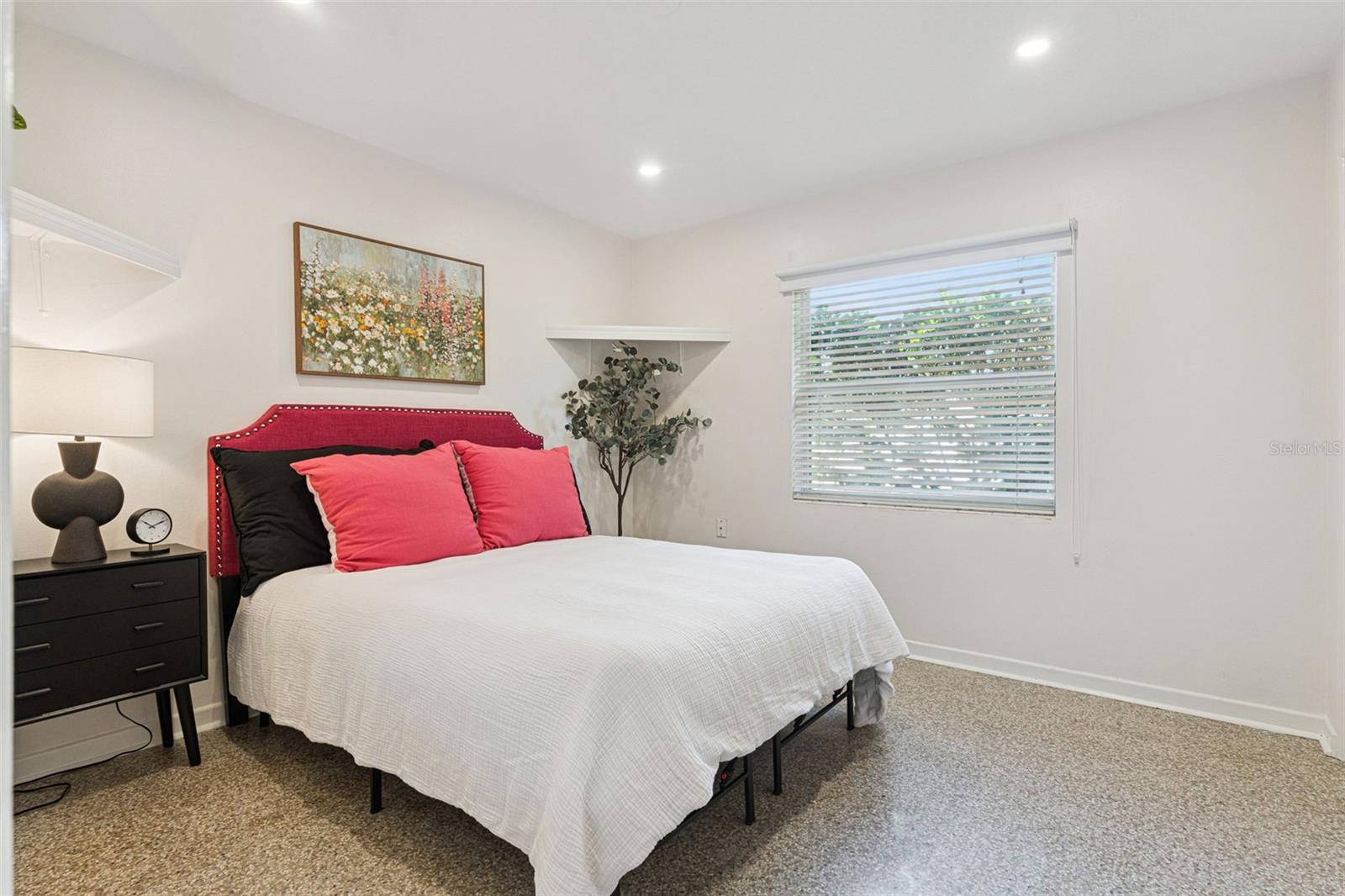 Image 22 of 44 For 1512 Overlake Avenue