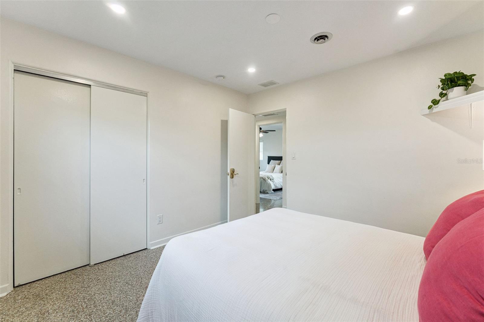 Image 23 of 44 For 1512 Overlake Avenue