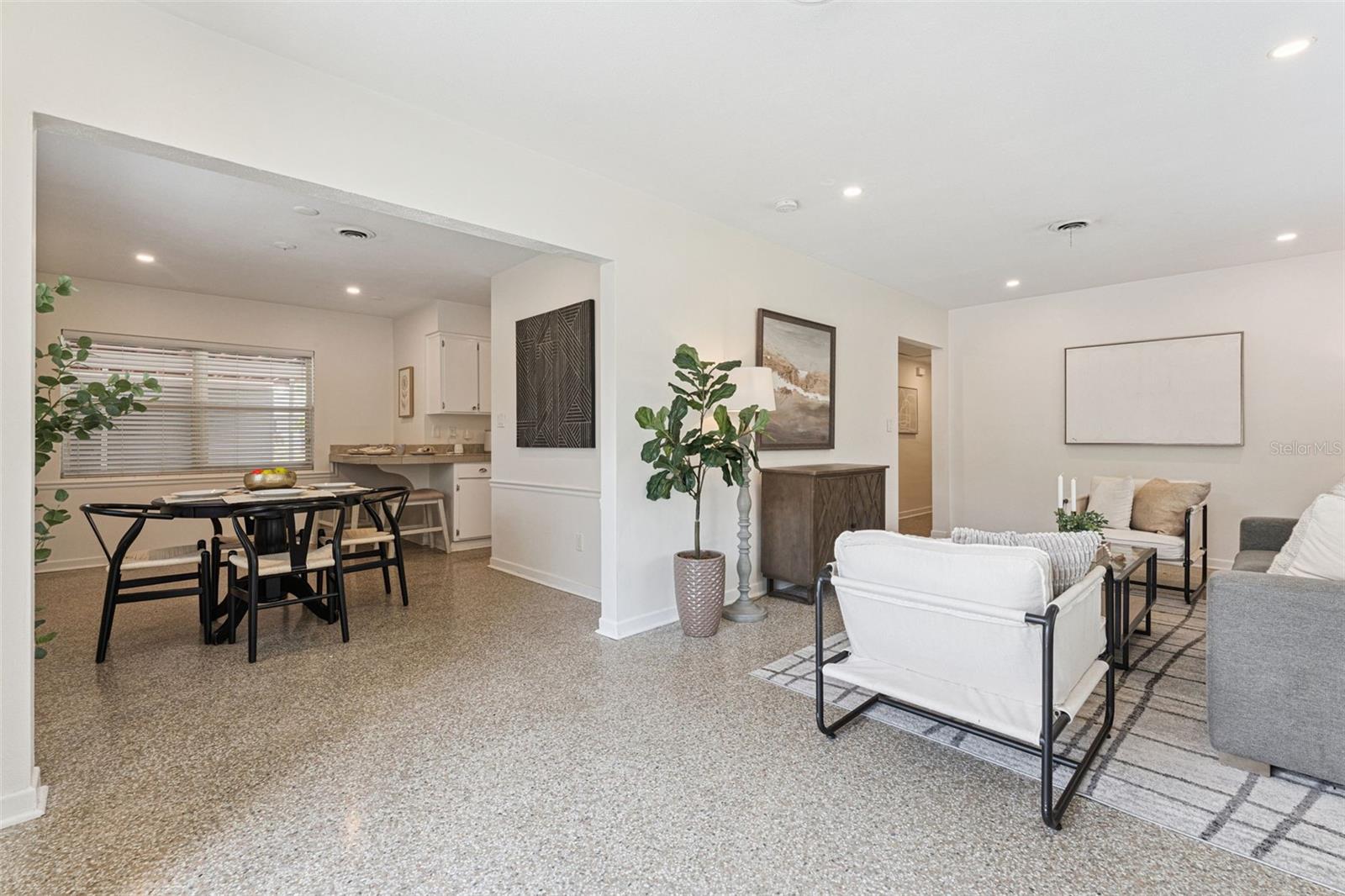 Image 7 of 44 For 1512 Overlake Avenue