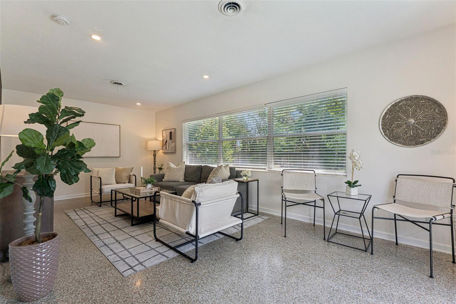 Image 8 of 44 For 1512 Overlake Avenue