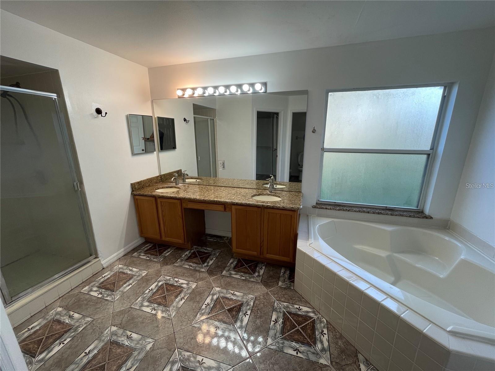 Image 7 of 13 For 8581 Fort Thomas Way