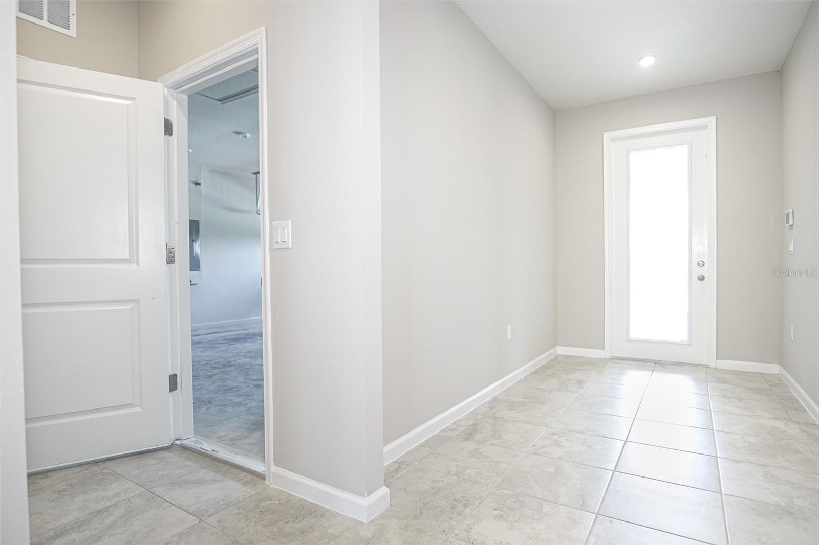 Image 17 of 50 For 1892 Basenji Drive