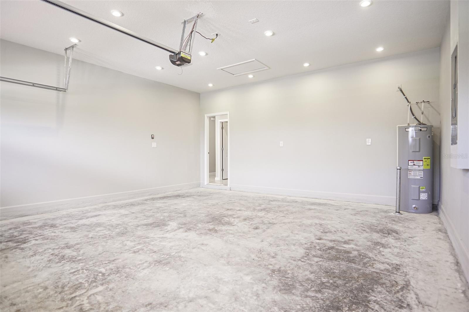 Image 23 of 50 For 1892 Basenji Drive